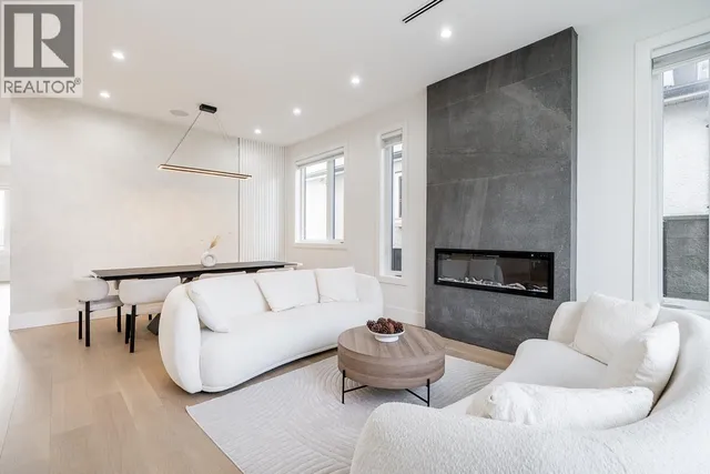 8056 12TH AVENUE, Burnaby 5