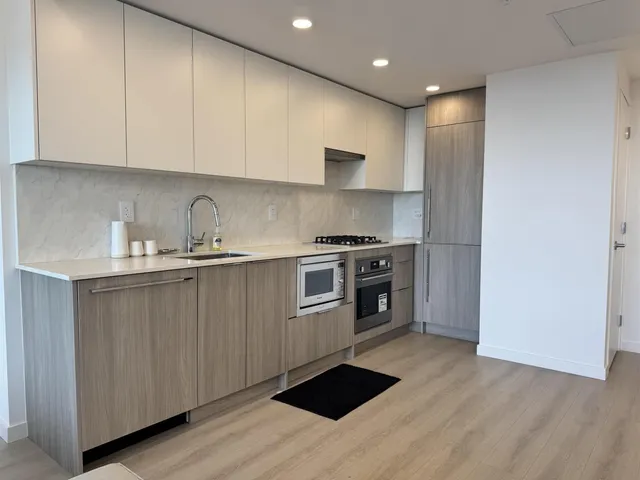 1905 - 10333 133 STREET, Surrey 3
