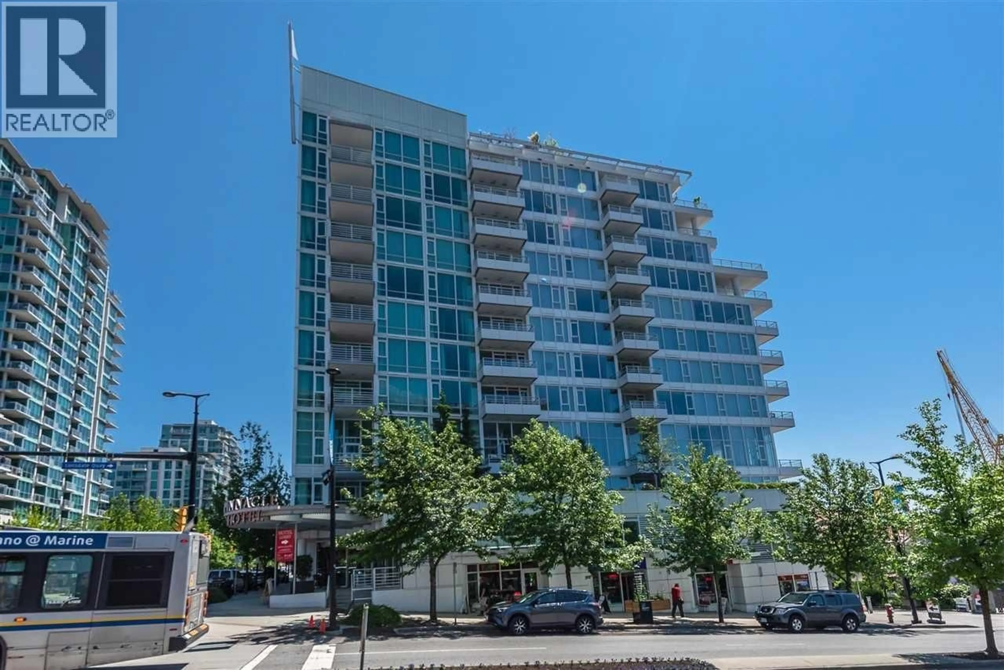 Patio, building for 1003 - 133 ESPLANADE, North Vancouver British Columbia V7L1A1