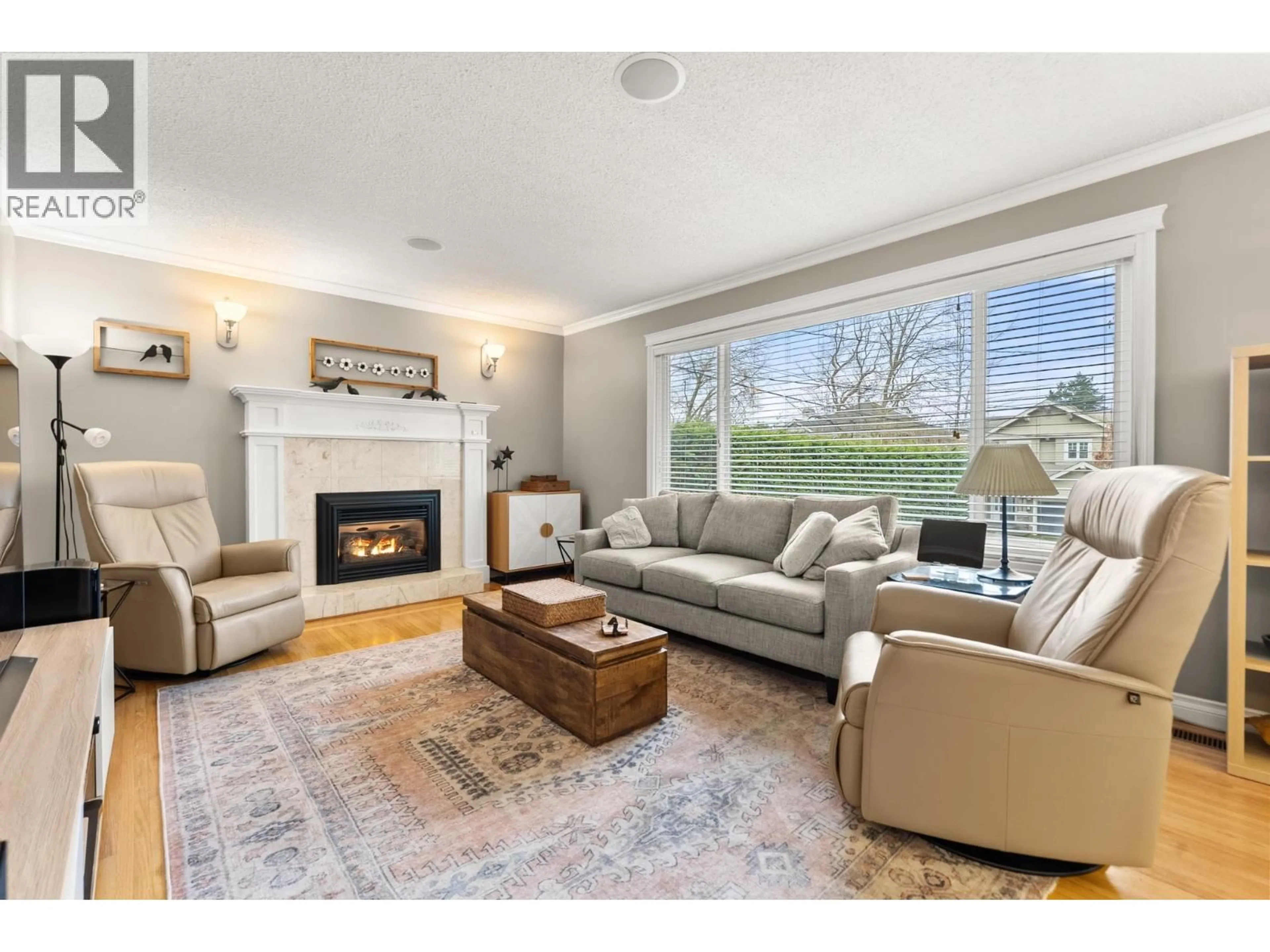 Living room with furniture, unknown for 5324 6 AVENUE, Delta British Columbia V4M1L5