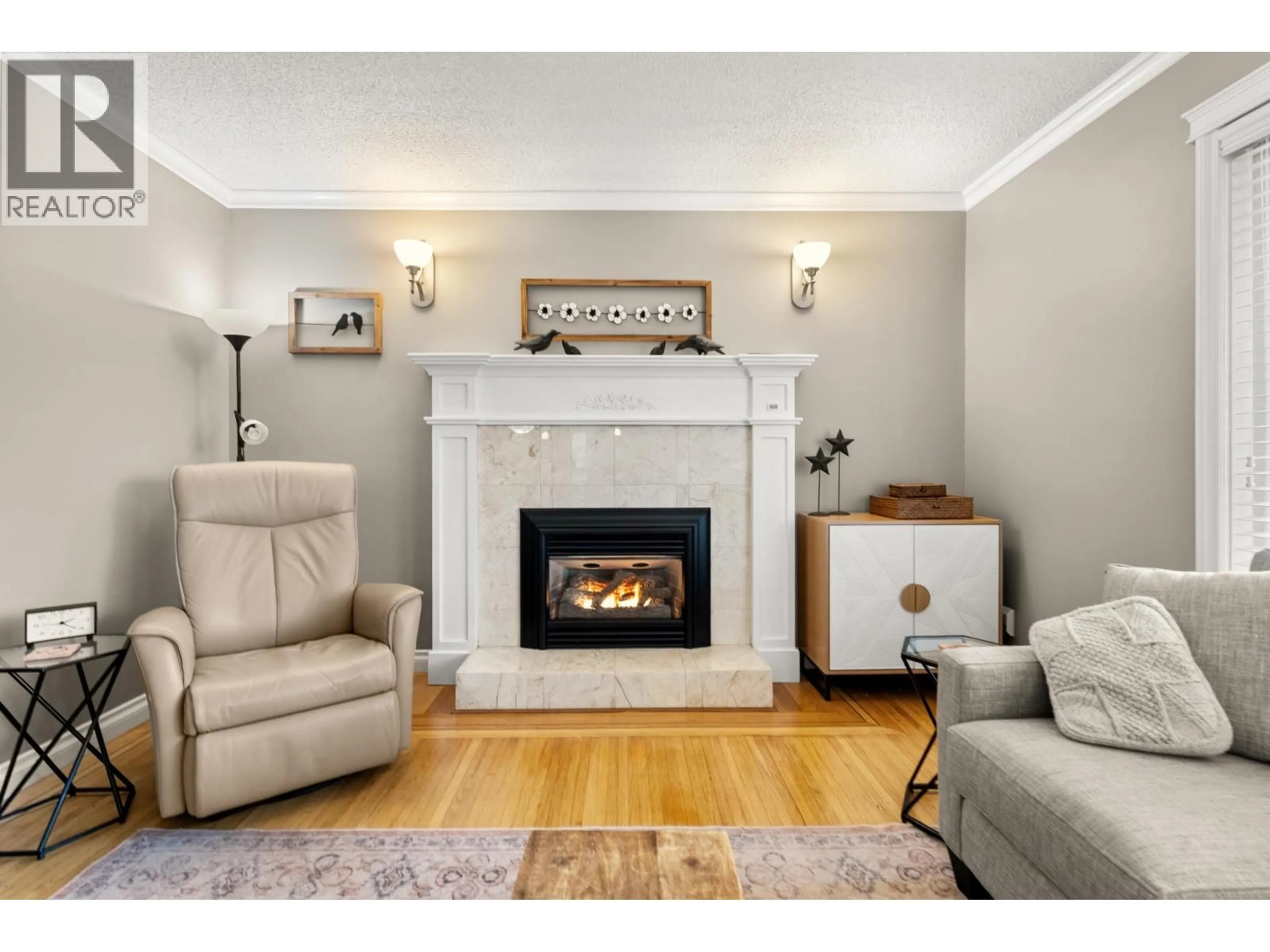 Living room with furniture, unknown for 5324 6 AVENUE, Delta British Columbia V4M1L5