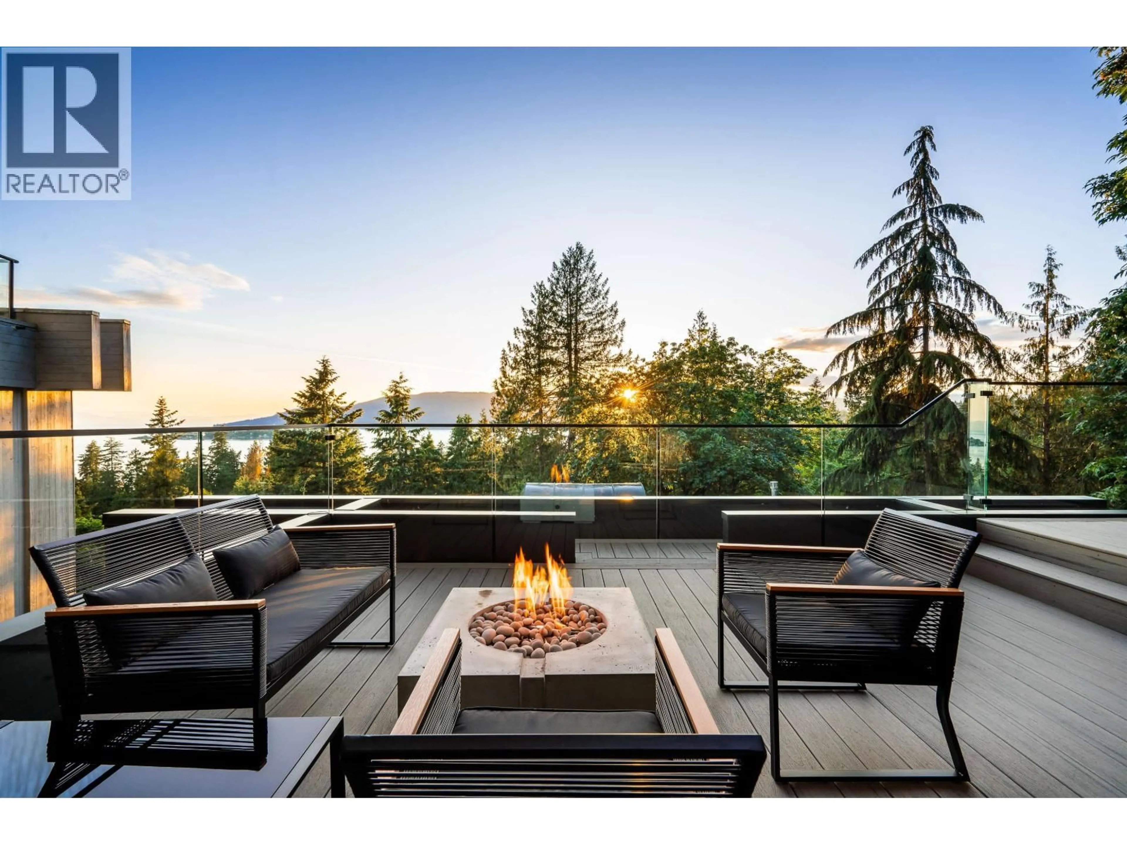 Patio, water/lake/river/ocean view for 5325 MONTIVERDI PLACE, West Vancouver British Columbia V7W2W8