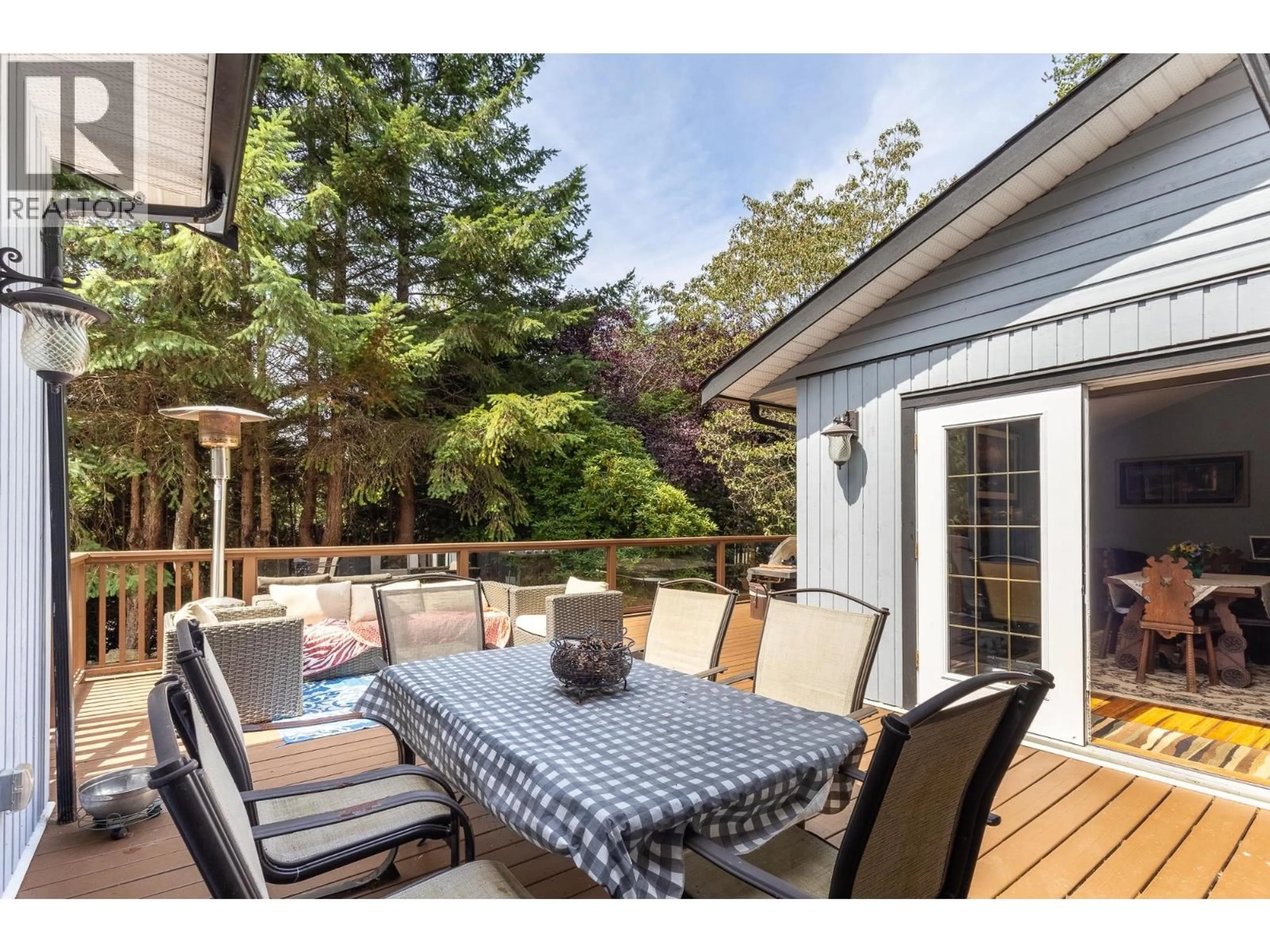 Patio, street for 8099 NORTHWOOD ROAD, Halfmoon Bay British Columbia V7Z1A8