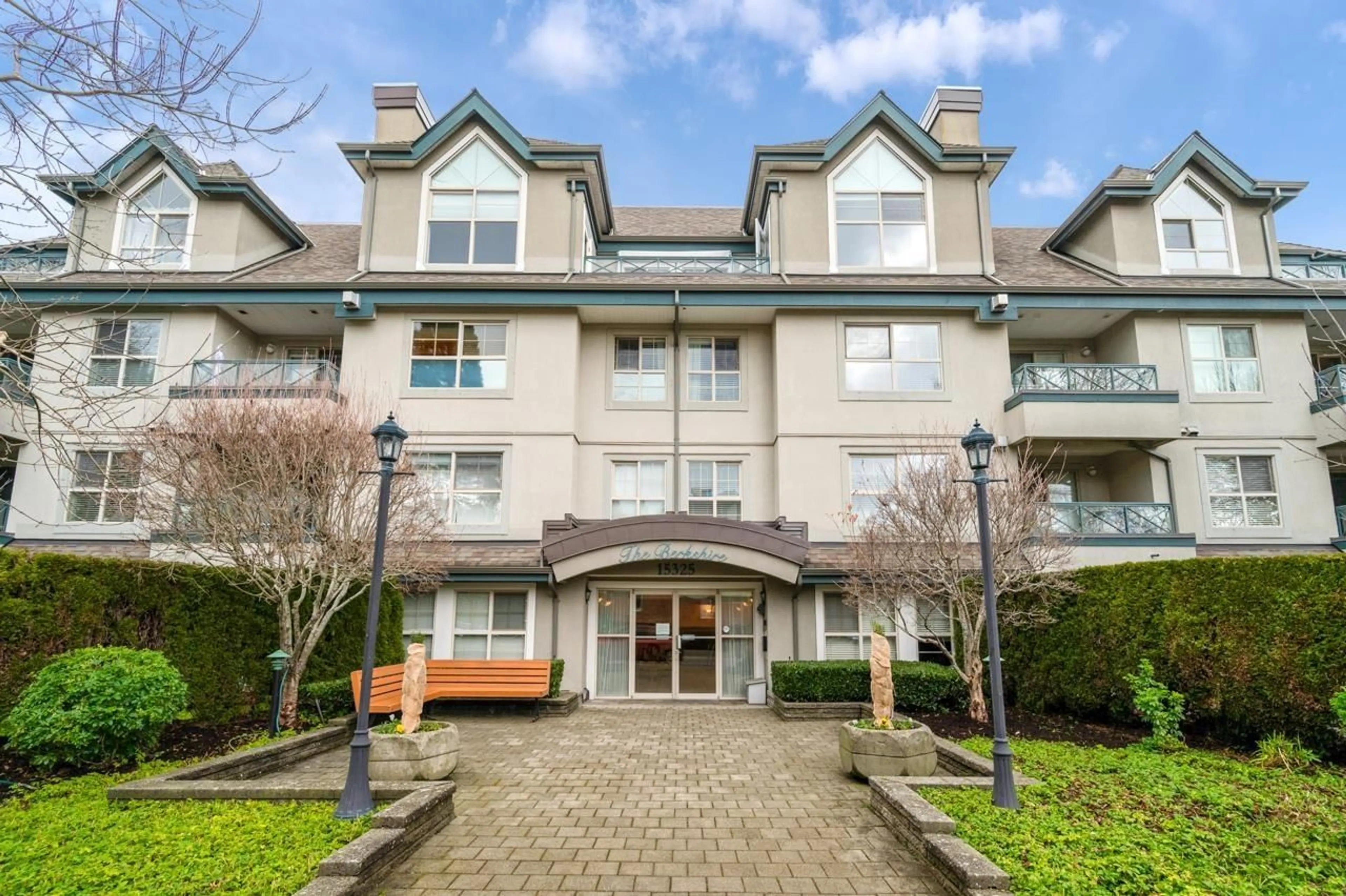 Unknown for 302 - 15325 17 AVENUE, Surrey British Columbia V4A1T8