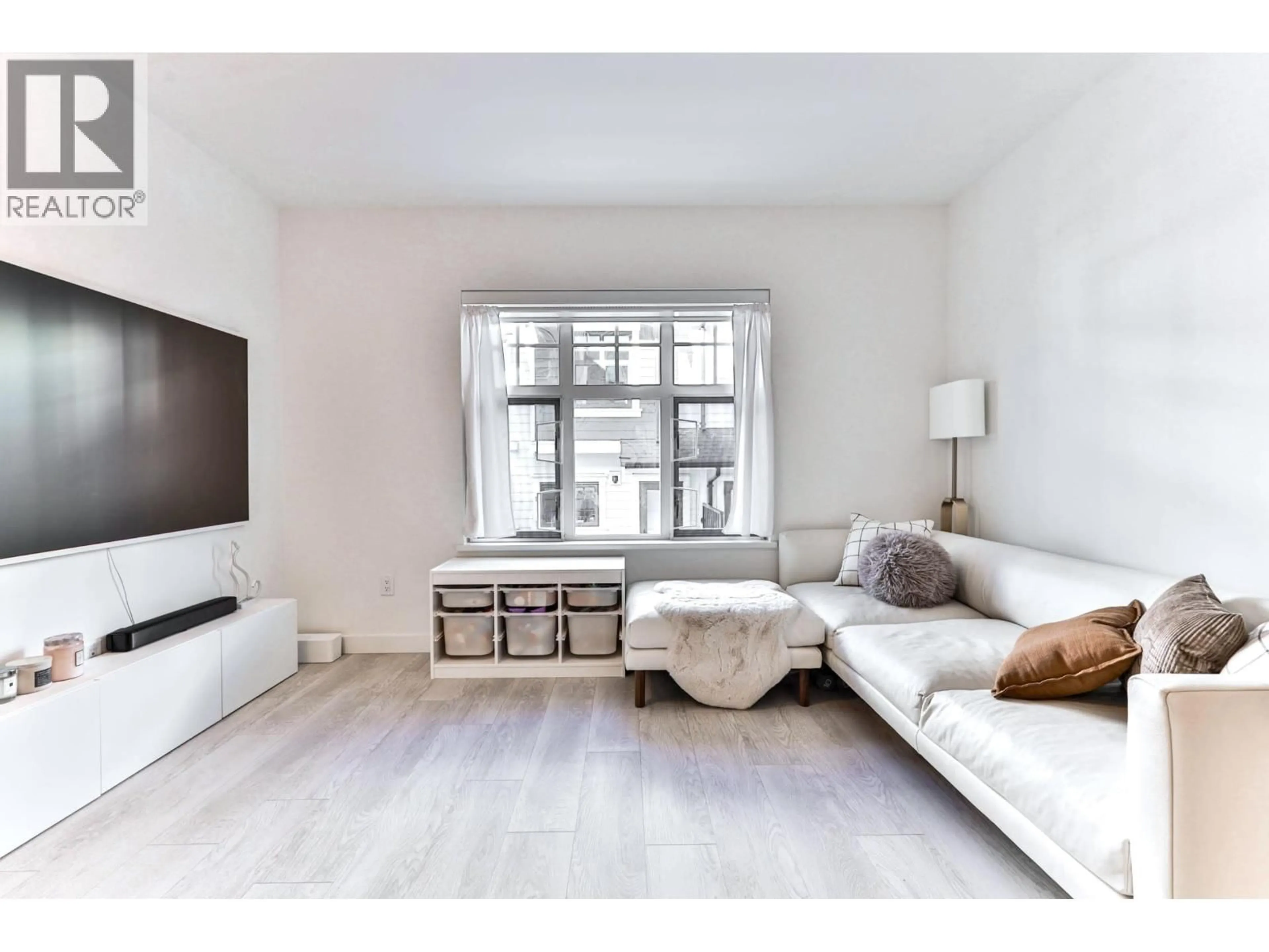 Living room with furniture, unknown for 204 - 678 FAIRVIEW STREET, Coquitlam British Columbia V3J0N1