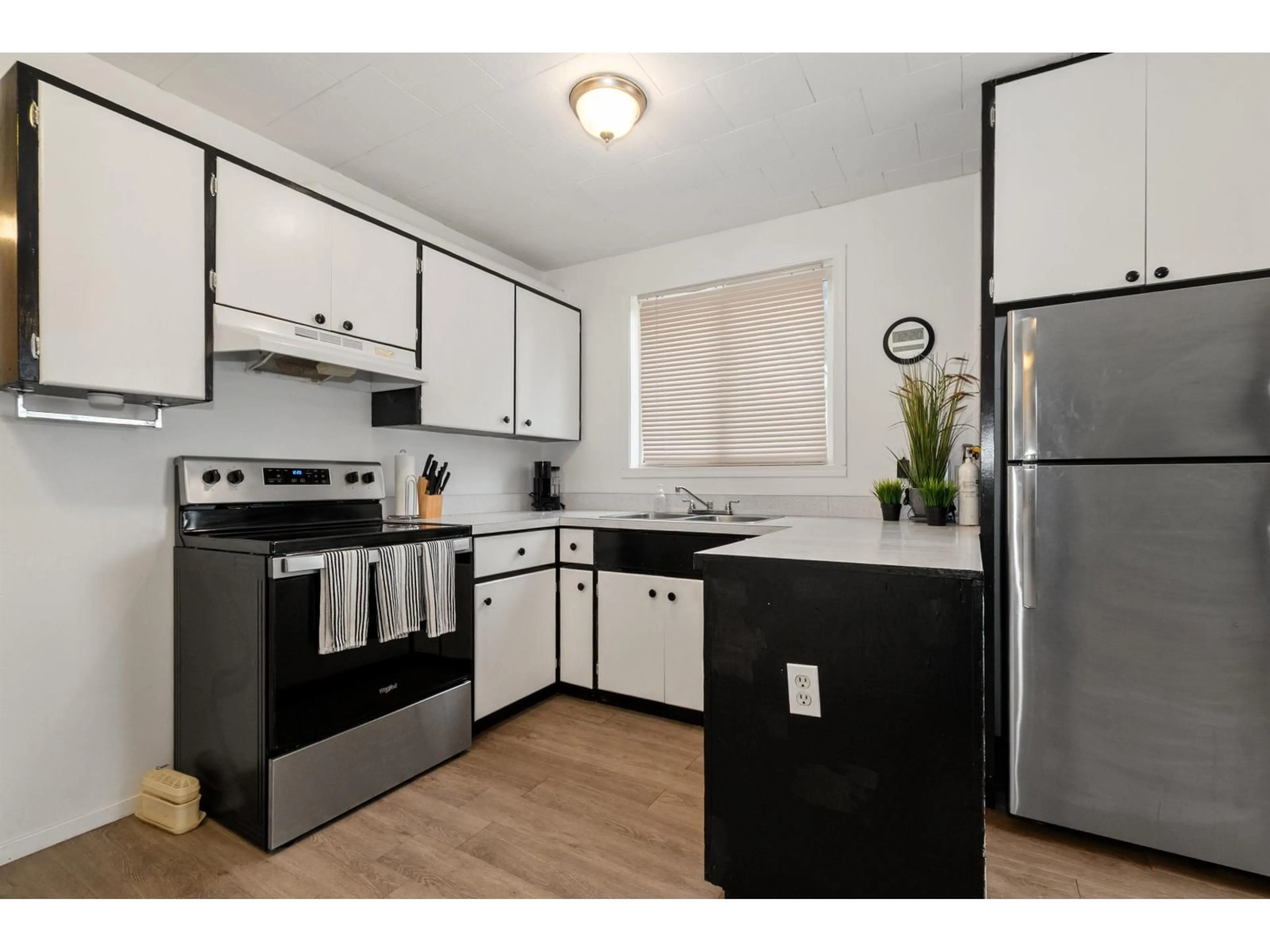 Standard kitchen, wood/laminate floor for 65321 PINE CLOSE ROAD, Boston Bar British Columbia V0K1C0