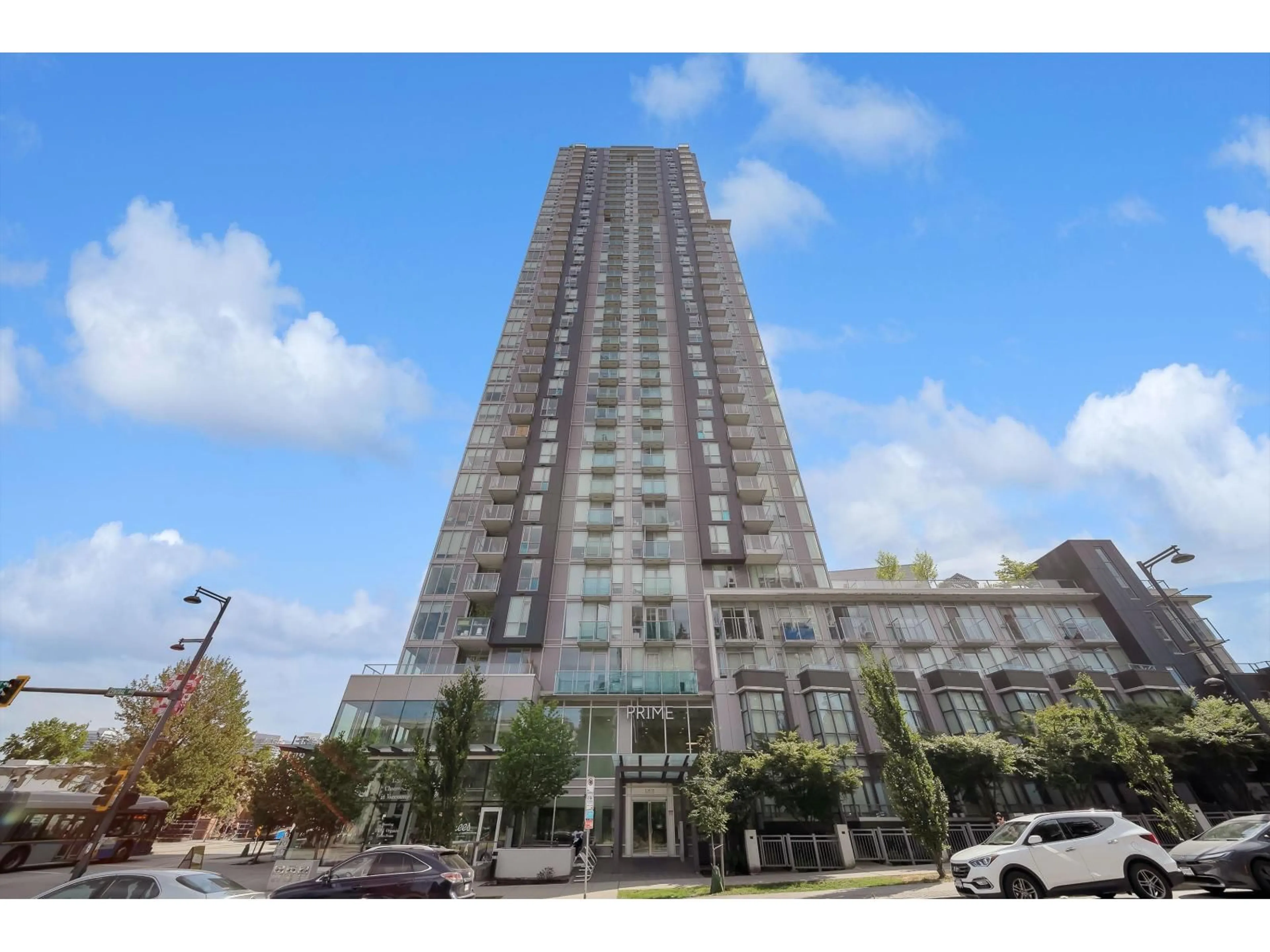 Indoor foyer for 3705 - 13438 CENTRAL AVENUE, Surrey British Columbia V3T0N2