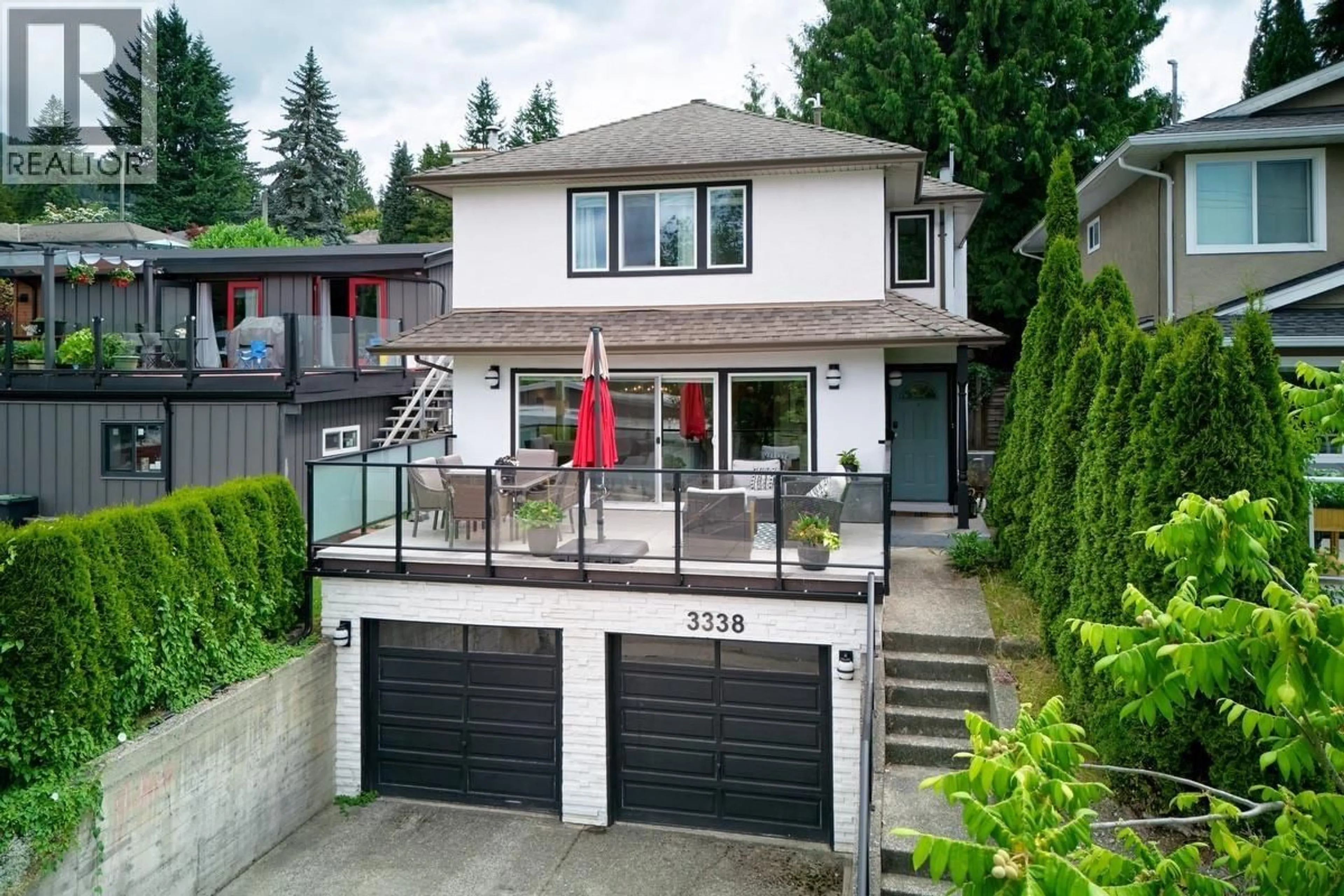A pic from outside/outdoor area/front of a property/back of a property/a pic from drone, street for 3338 MAHON AVENUE, North Vancouver British Columbia V7N3T5