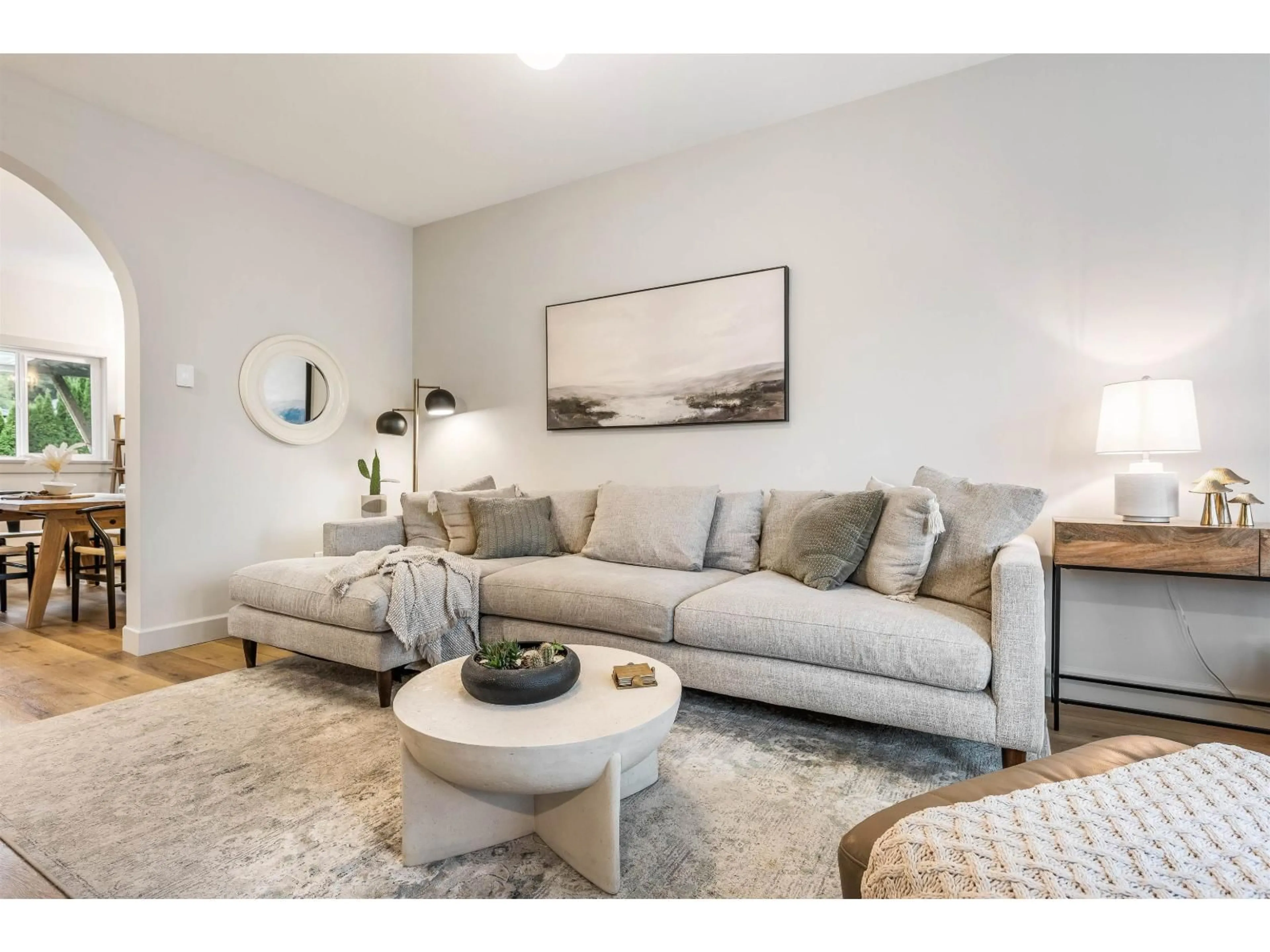 Living room with furniture, unknown for 46460 ASHBY DRIVE, Chilliwack British Columbia V2R5N4