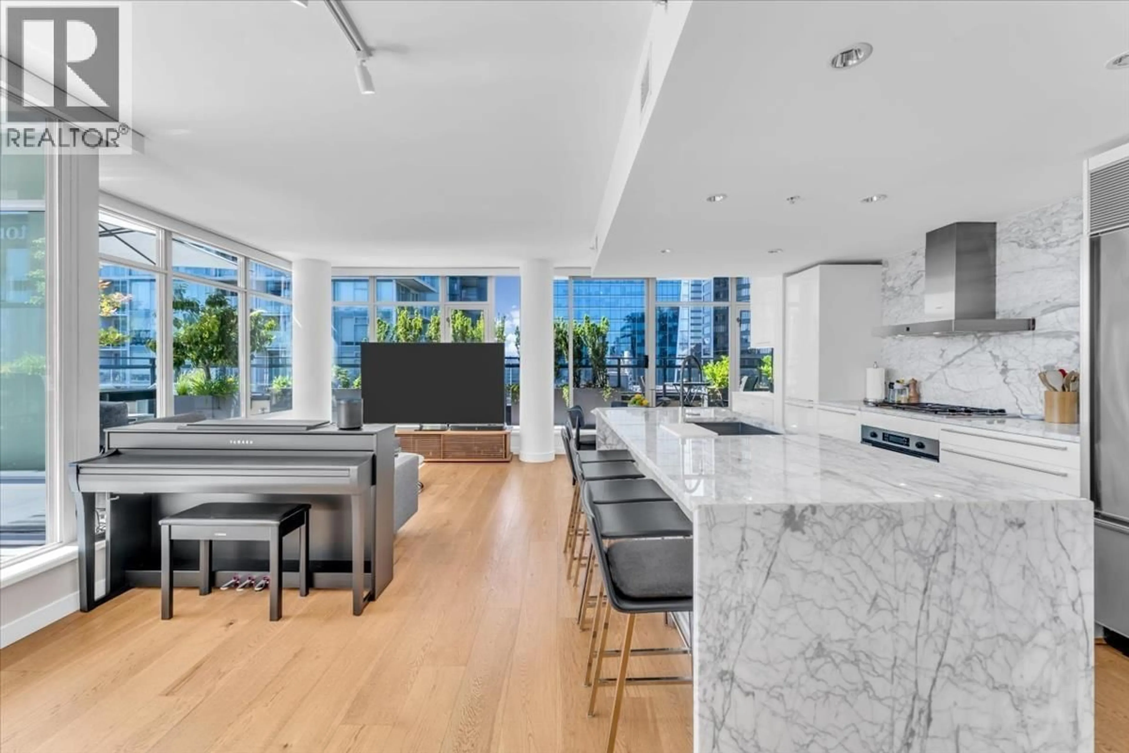 Open concept kitchen, unknown for 2602 - 788 RICHARDS STREET, Vancouver British Columbia V6B0C7