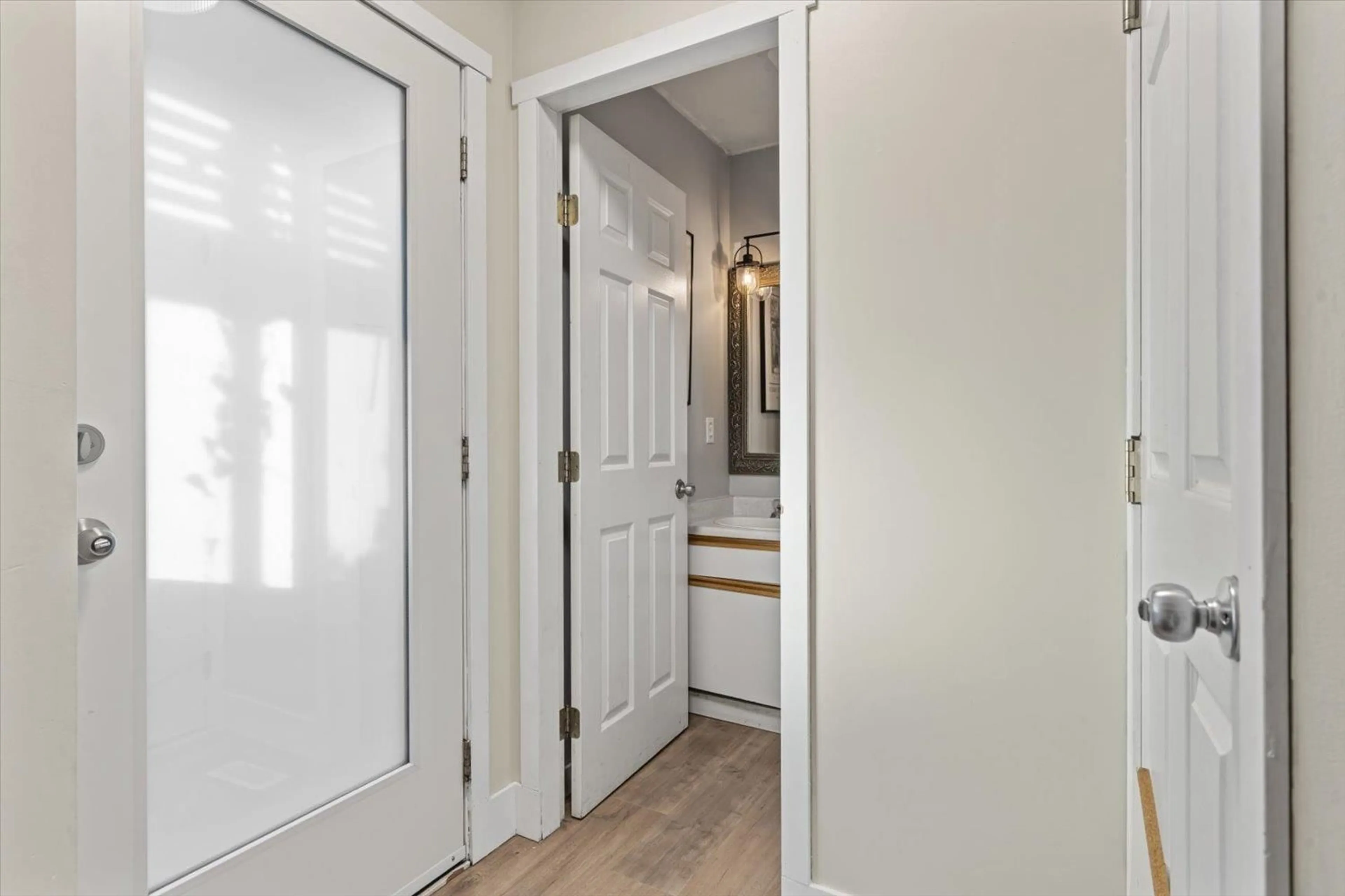 Indoor entryway for 1 - 5536 VEDDER ROAD, Chilliwack British Columbia V2R3X5