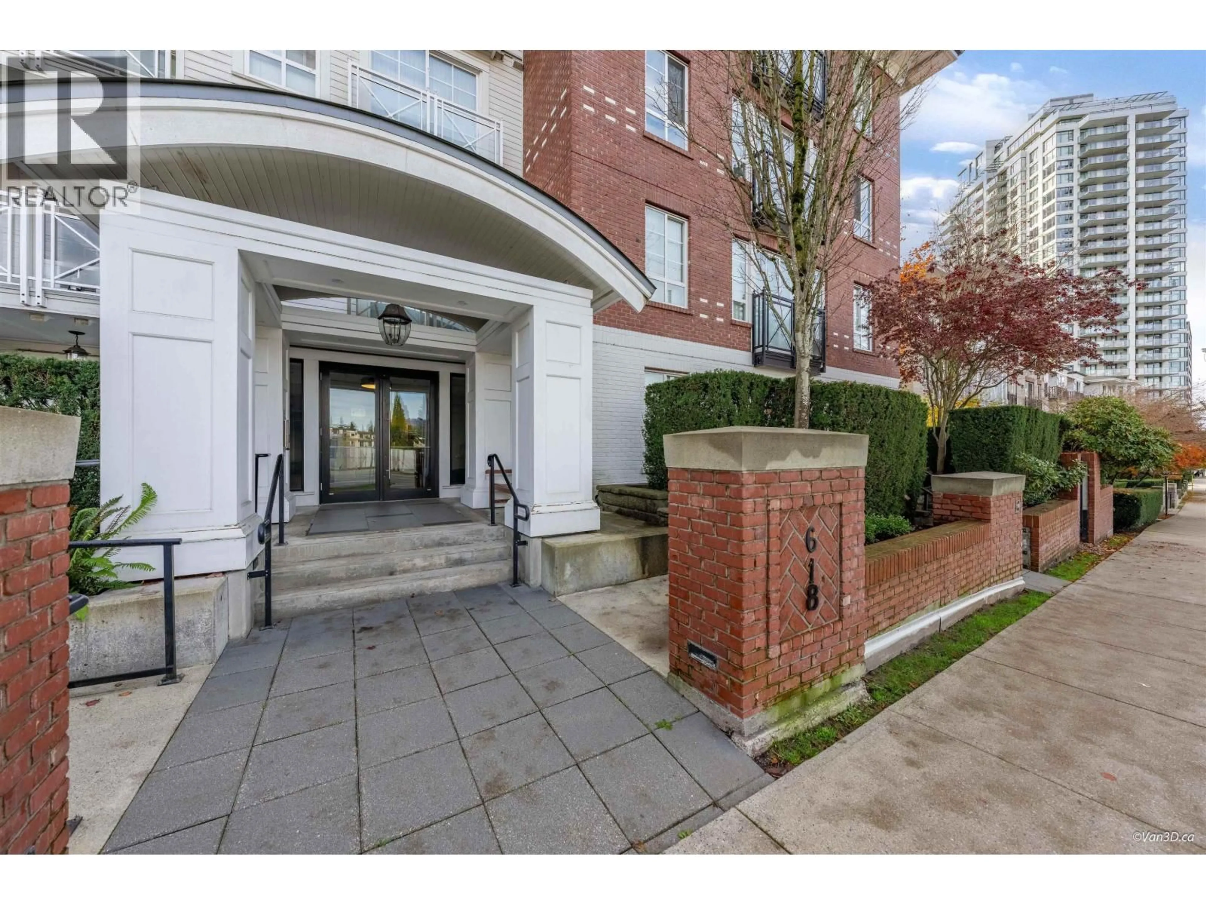 Indoor foyer for 201 - 618 COMO LAKE AVENUE, Coquitlam British Columbia V3J0G1