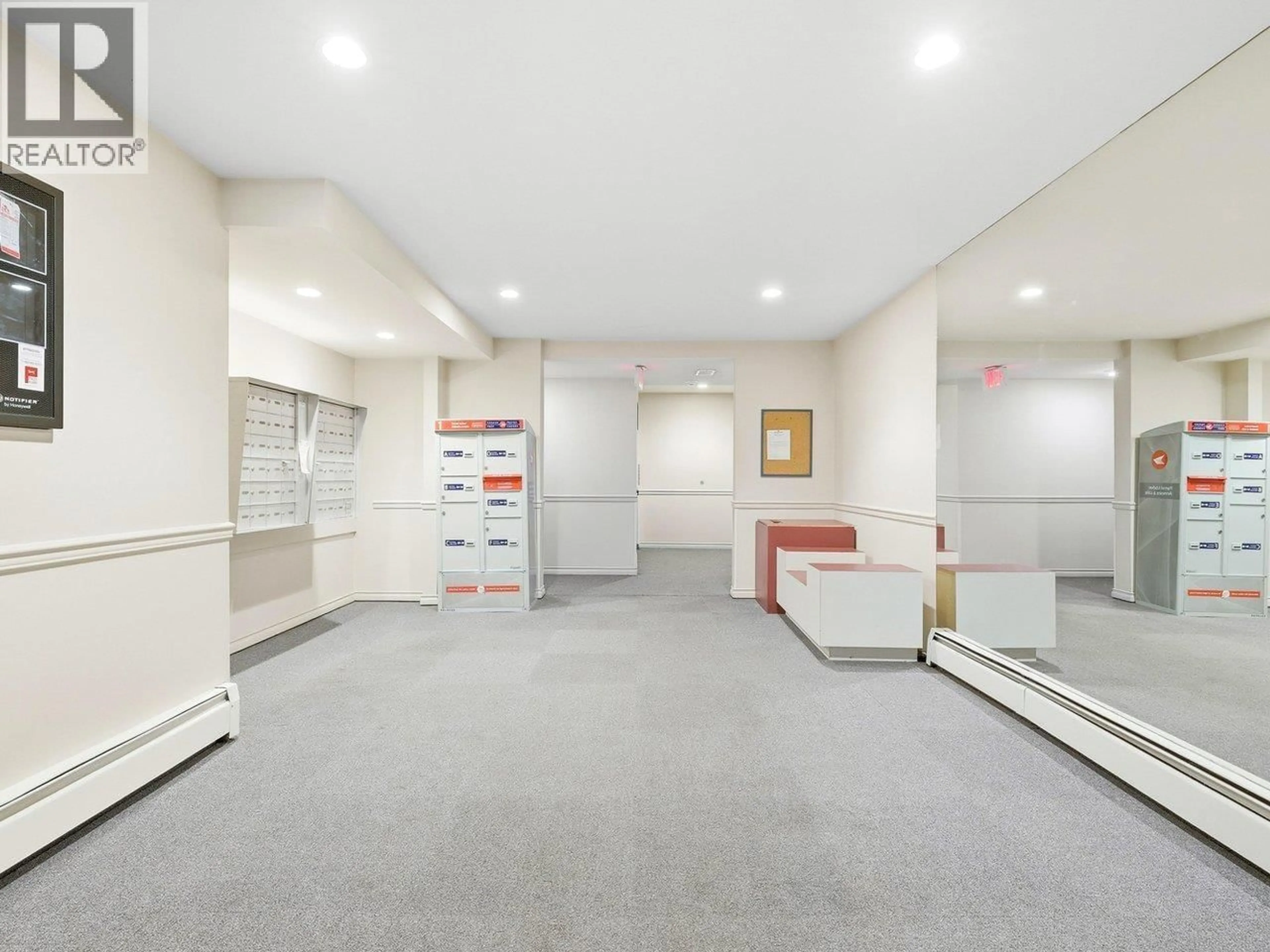 Indoor foyer for 306 - 428 AGNES STREET, New Westminster British Columbia V3L1G1