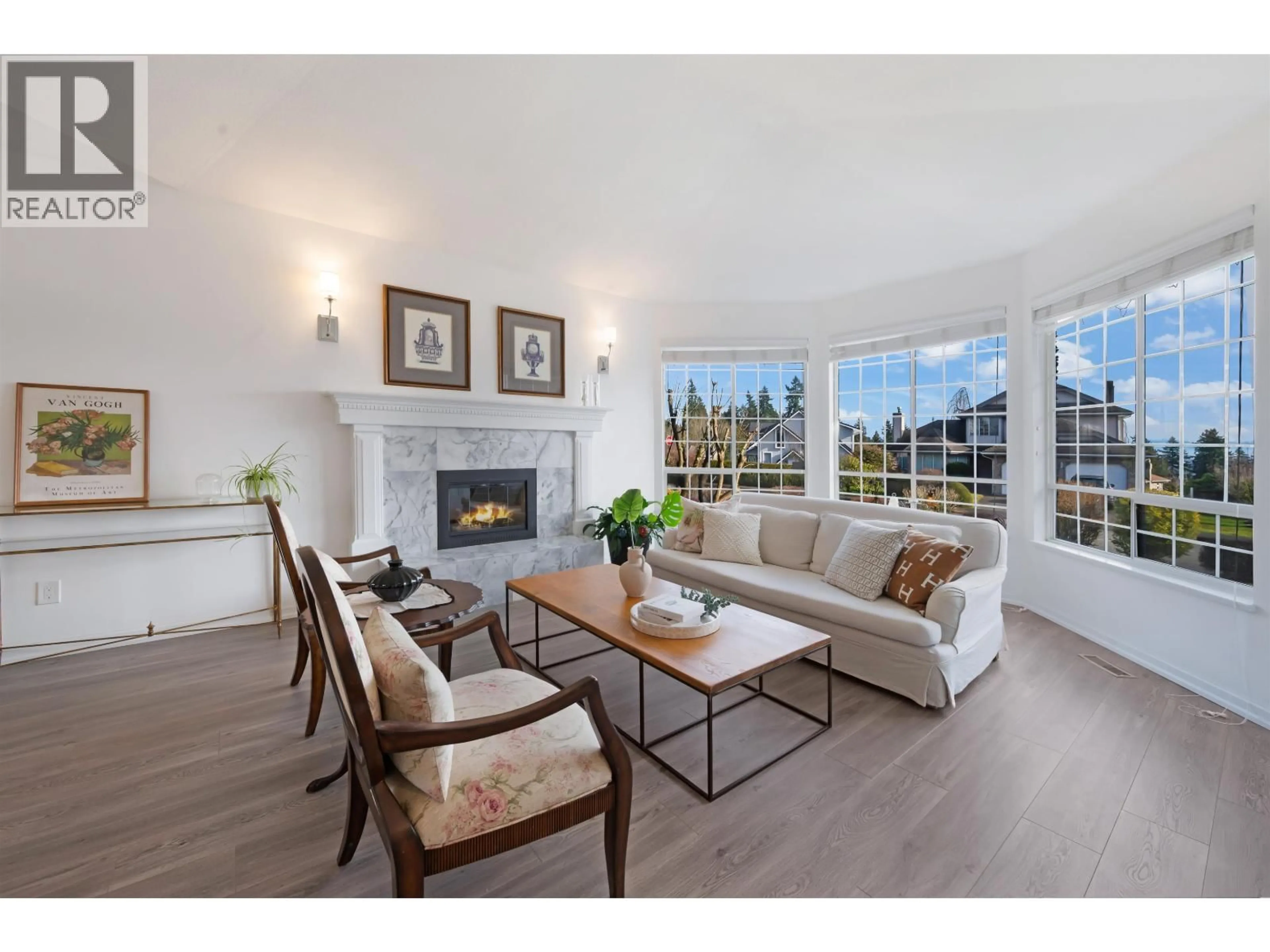 Living room with furniture, wood/laminate floor for 2259 PARADISE AVENUE, Coquitlam British Columbia V3K6H4