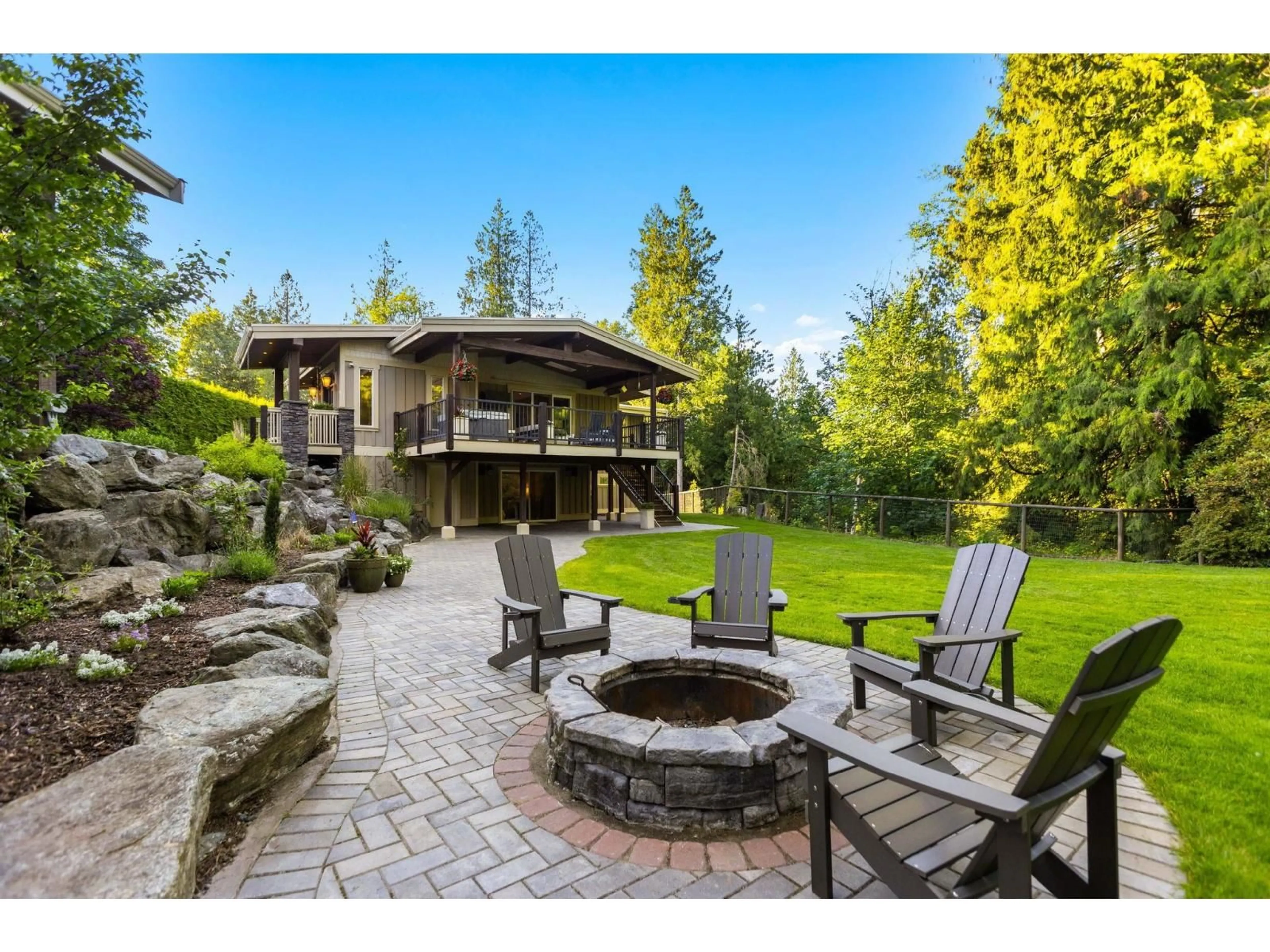 Patio, unknown for 25149 72 AVENUE, Langley British Columbia V4W1J1