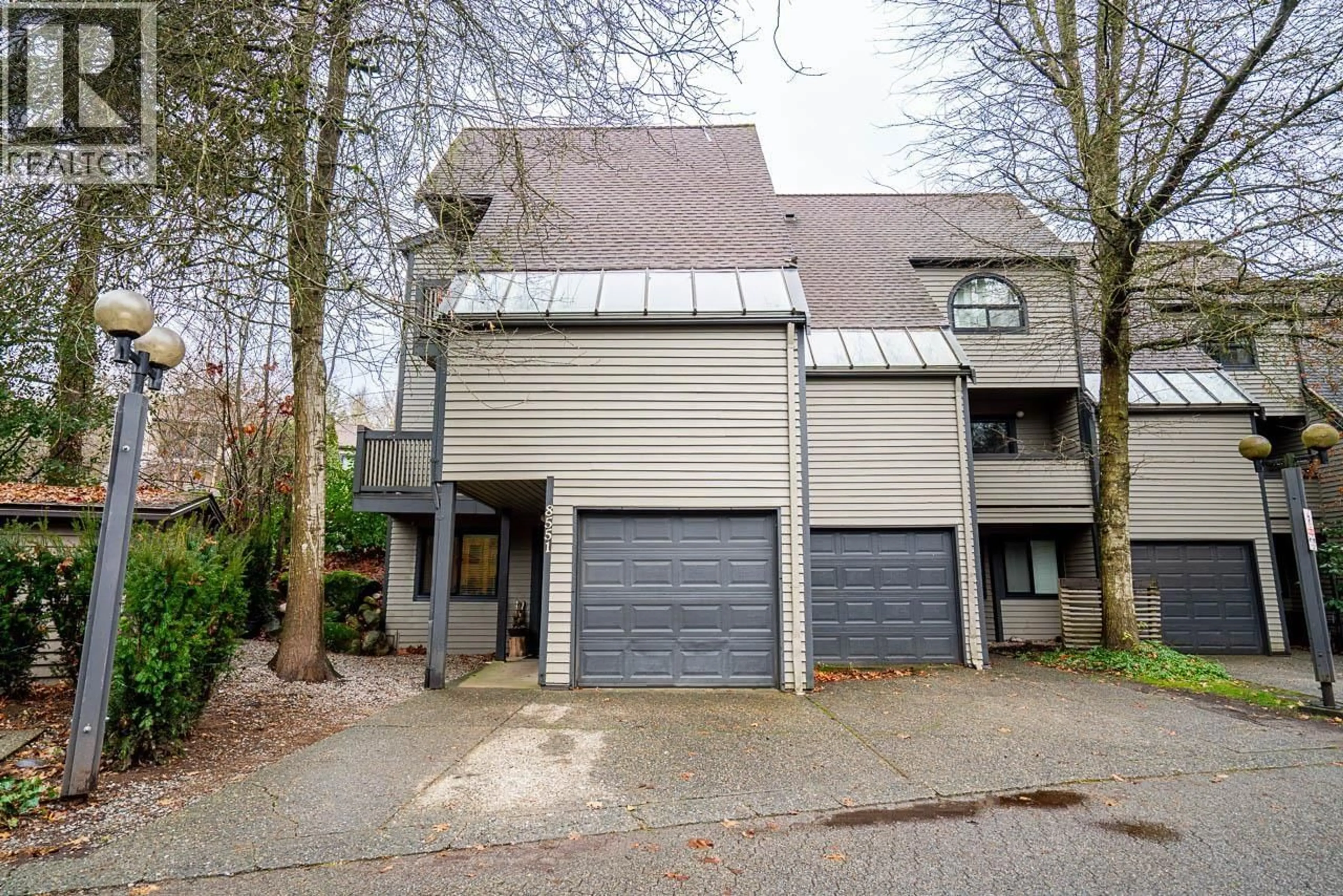 A pic from outside/outdoor area/front of a property/back of a property/a pic from drone, street for 8551 WILDERNESS COURT, Burnaby British Columbia V5A4B2