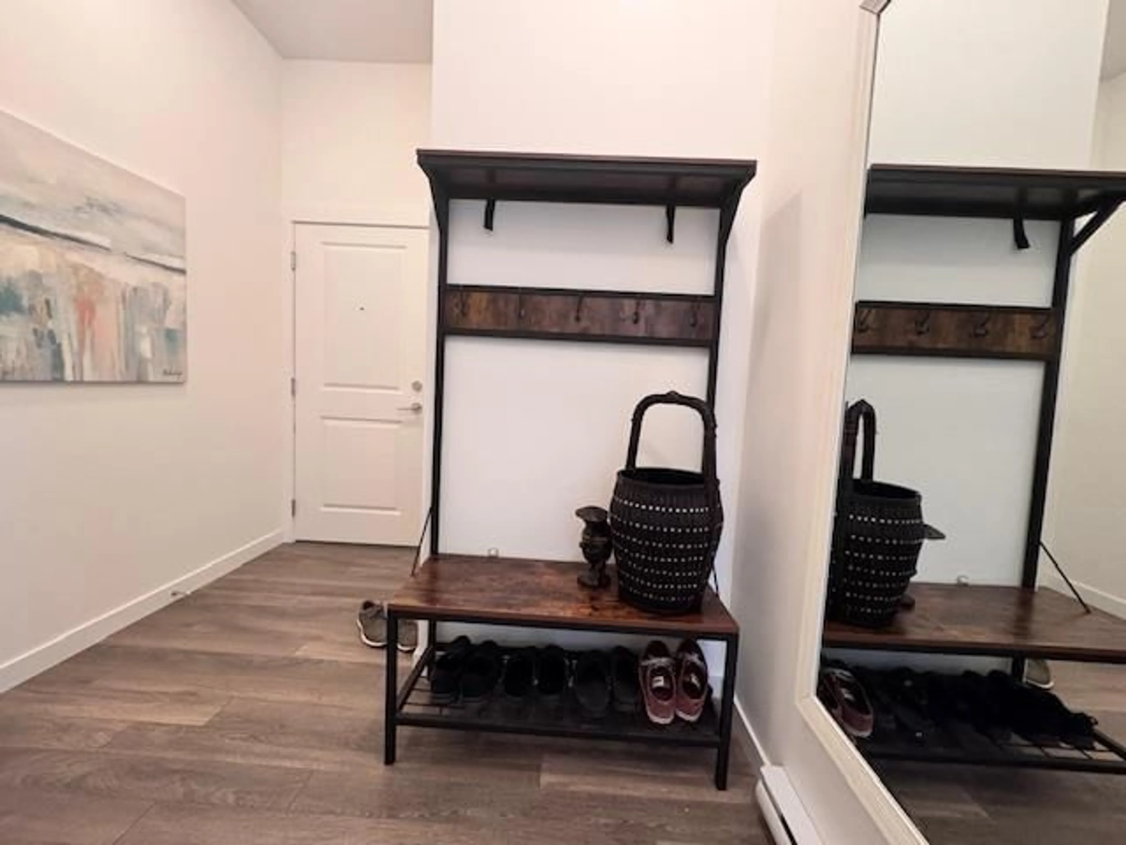 Indoor entryway for 608 - 15825 85 AVENUE, Surrey British Columbia V4N6W9