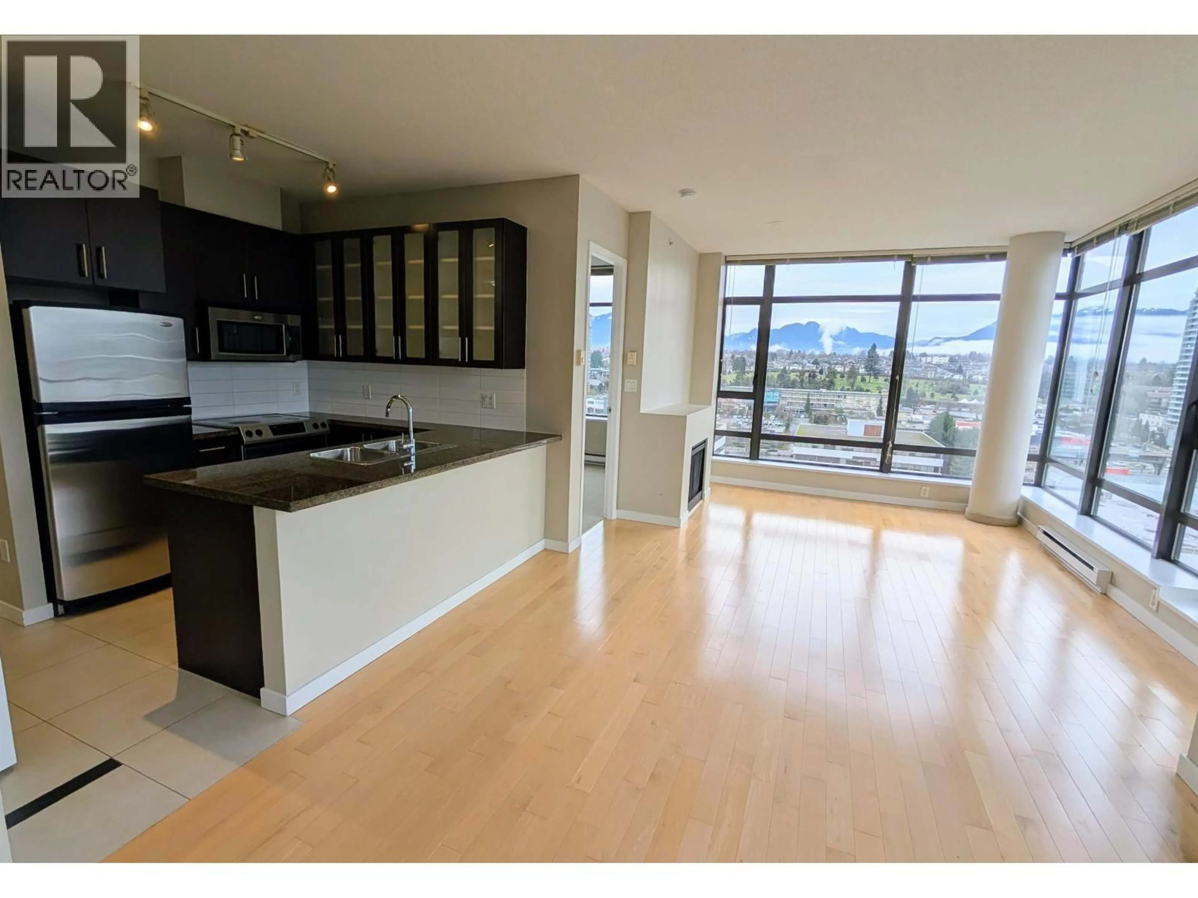 Open concept kitchen, unknown for 1703 - 4250 DAWSON STREET, Burnaby British Columbia V5C4B1
