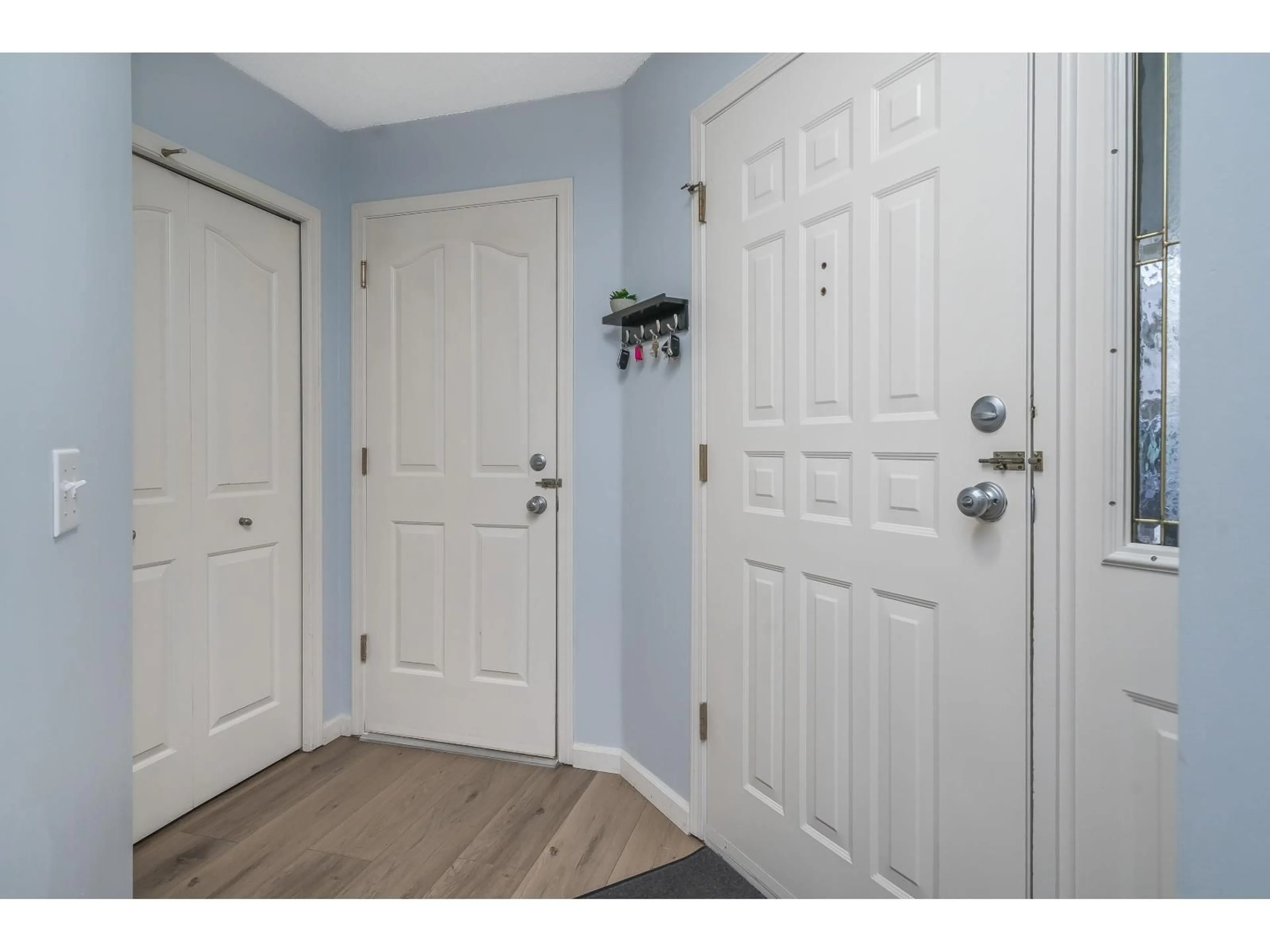 Indoor entryway for 75 - 9045 WALNUT GROVE DRIVE, Langley British Columbia V1M2E1