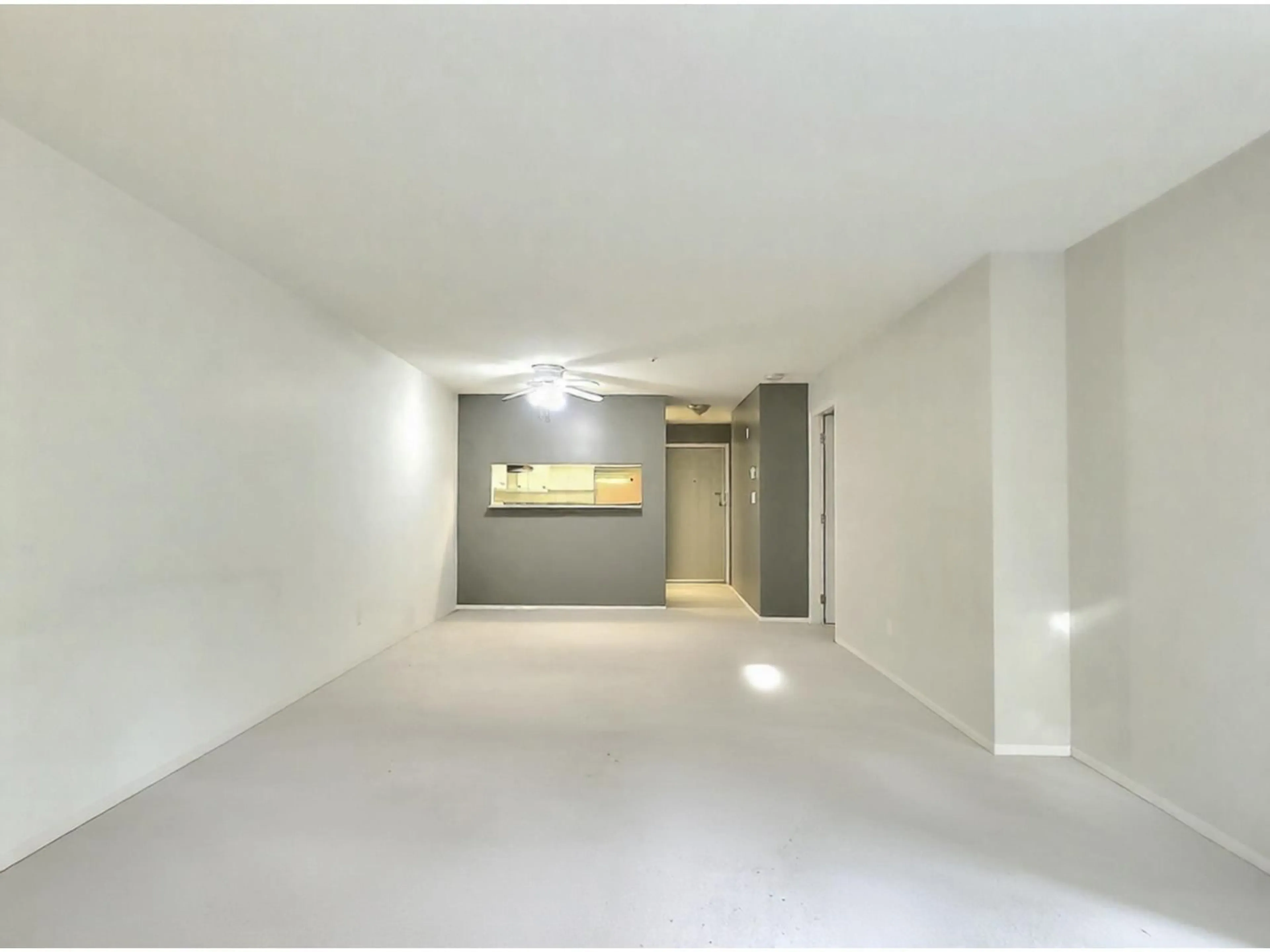 Indoor foyer for 212 - 10128 132 STREET, Surrey British Columbia V3T3T5