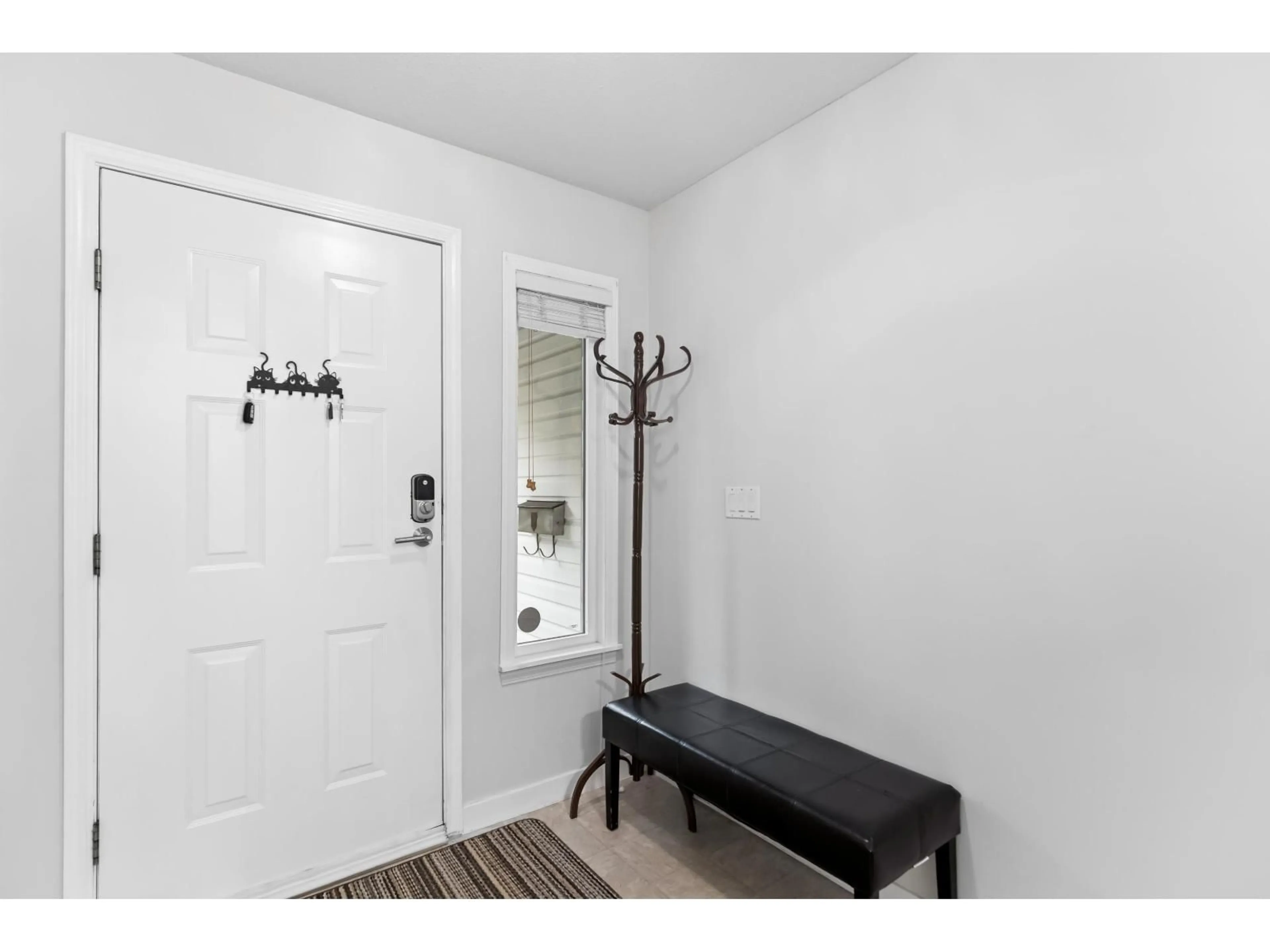 Indoor entryway for 20783 51B AVENUE, Langley British Columbia V3A7T5