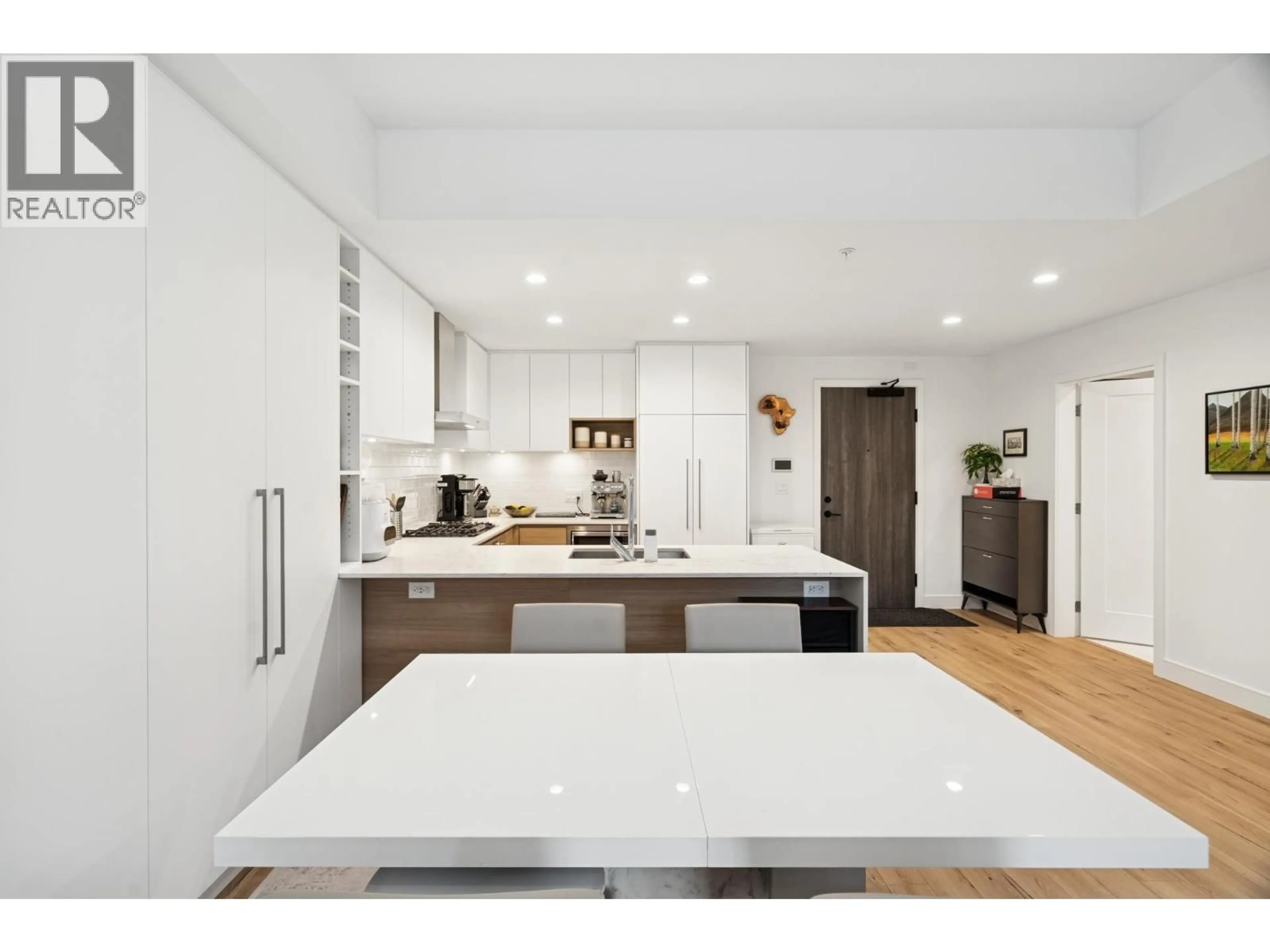 Contemporary kitchen, unknown for 420 - 55 KLAHANIE DRIVE, Port Moody British Columbia V3H0M9