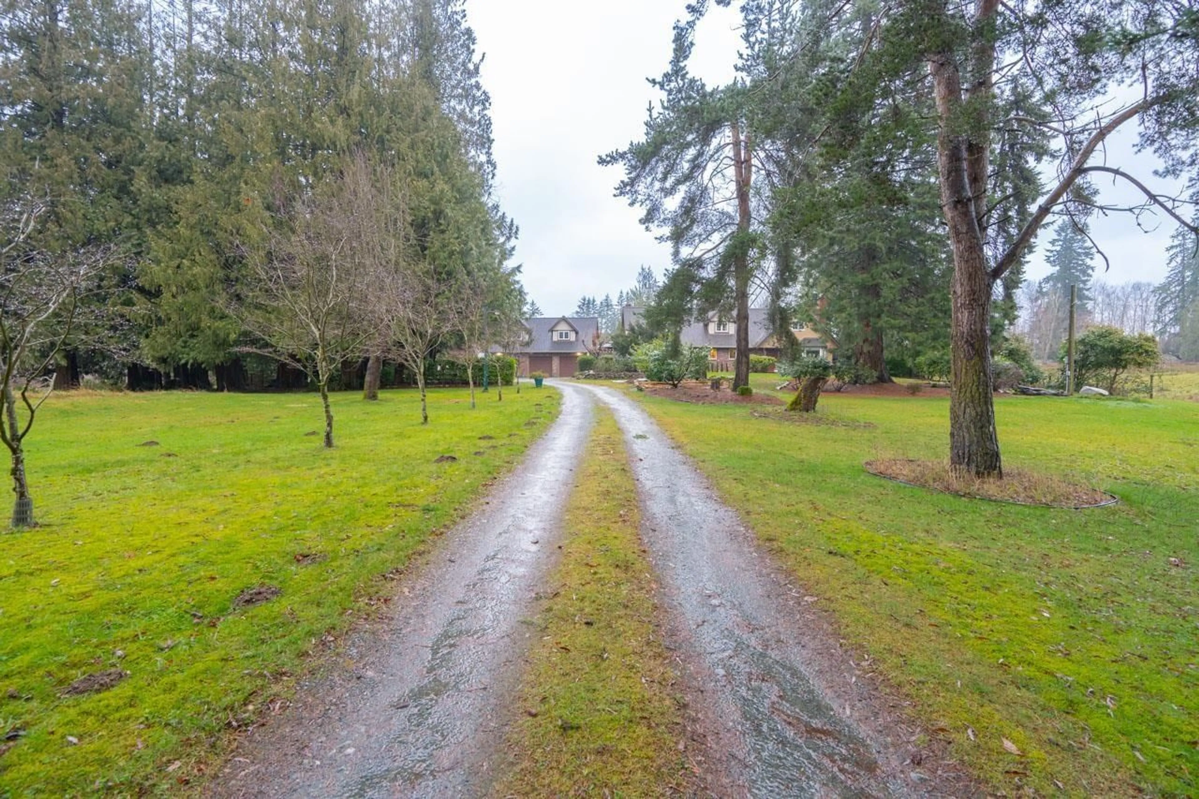 A pic from outside/outdoor area/front of a property/back of a property/a pic from drone, street for 25243 68 AVENUE, Langley British Columbia V4W1T9