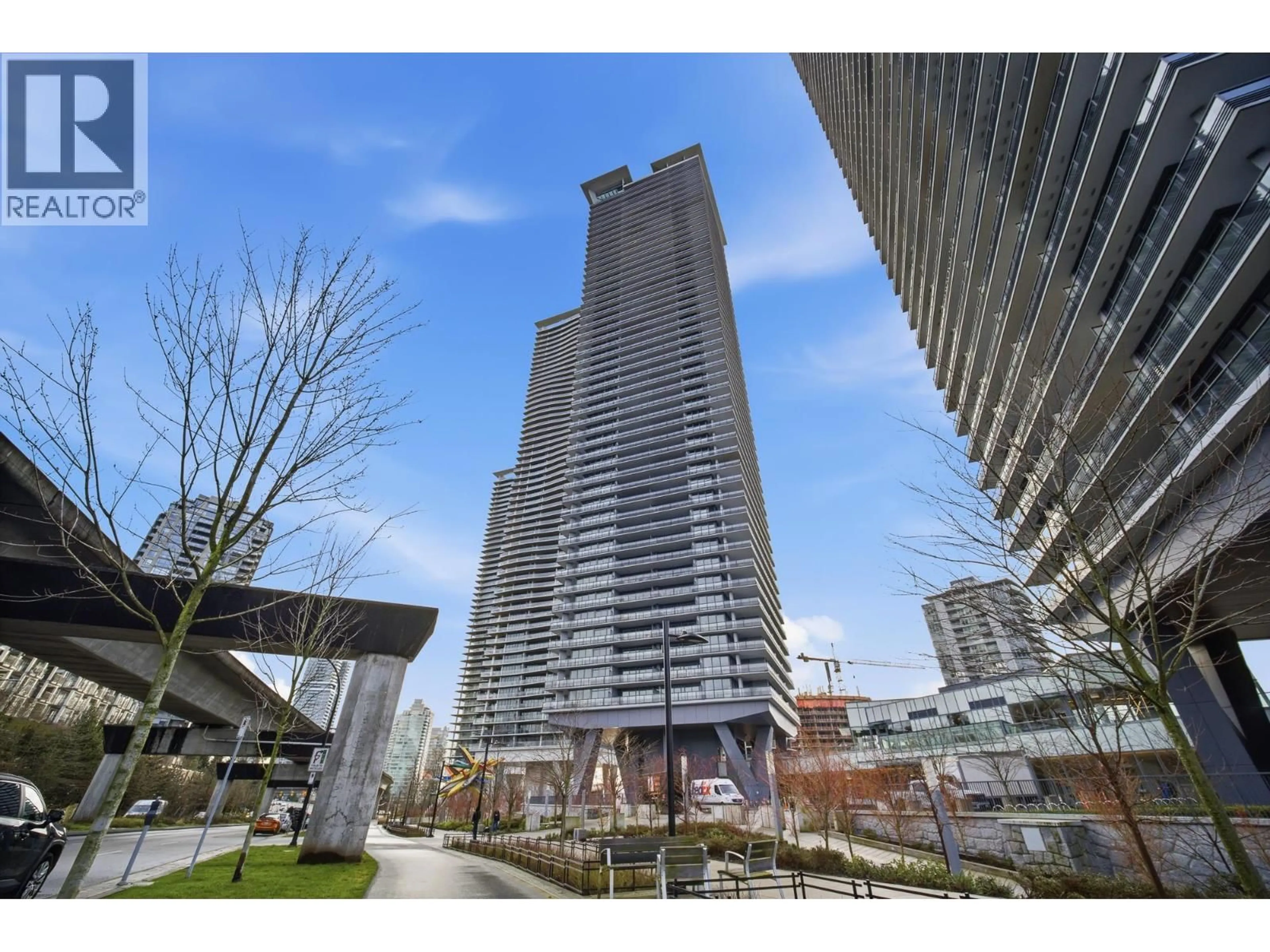 Patio, street for 1009 - 4730 LOUGHEED HIGHWAY, Burnaby British Columbia V5C0M9