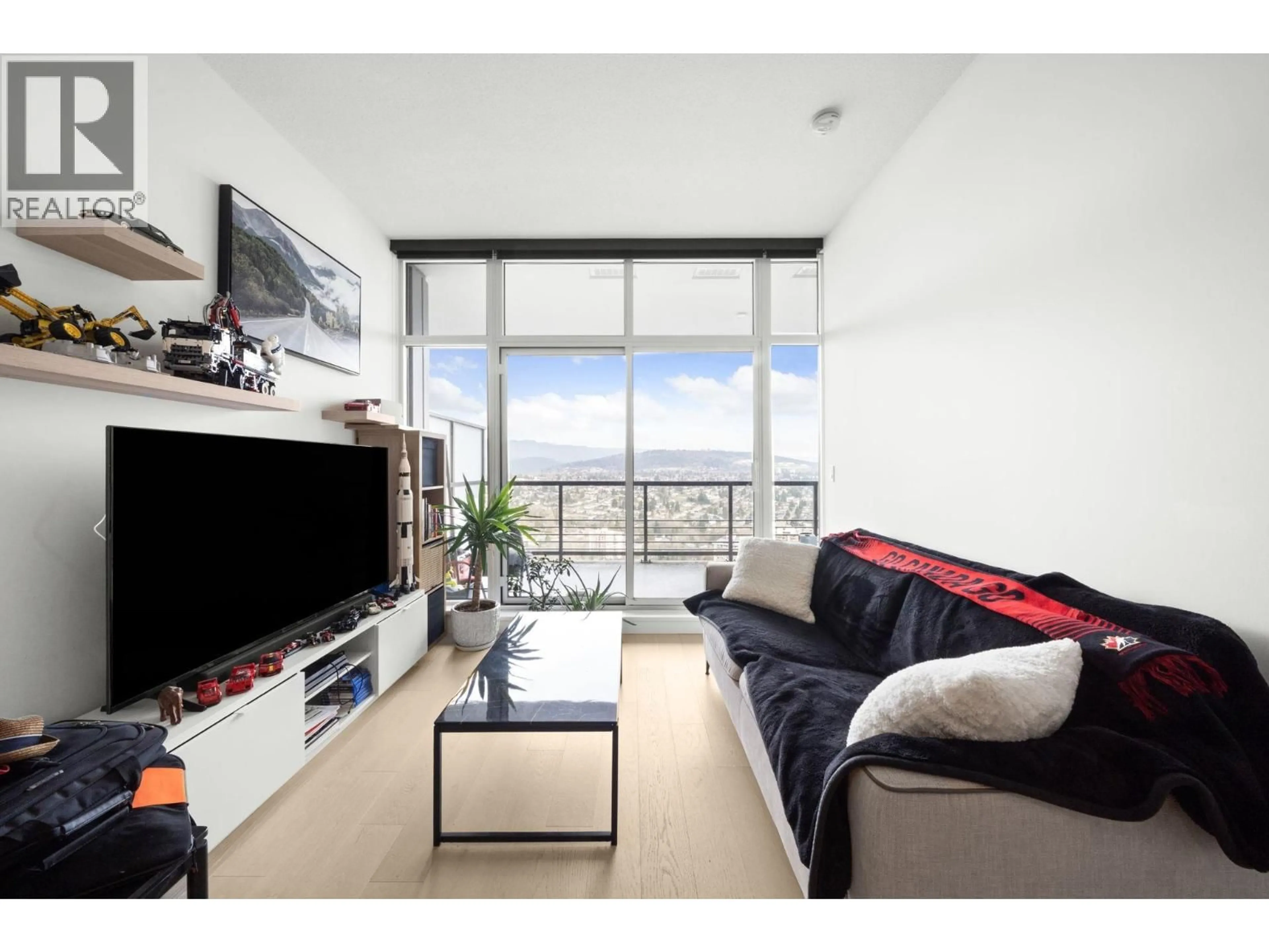 Living room with furniture, unknown for 4406 - 4720 LOUGHEED HIGHWAY, Burnaby British Columbia V5C0M8