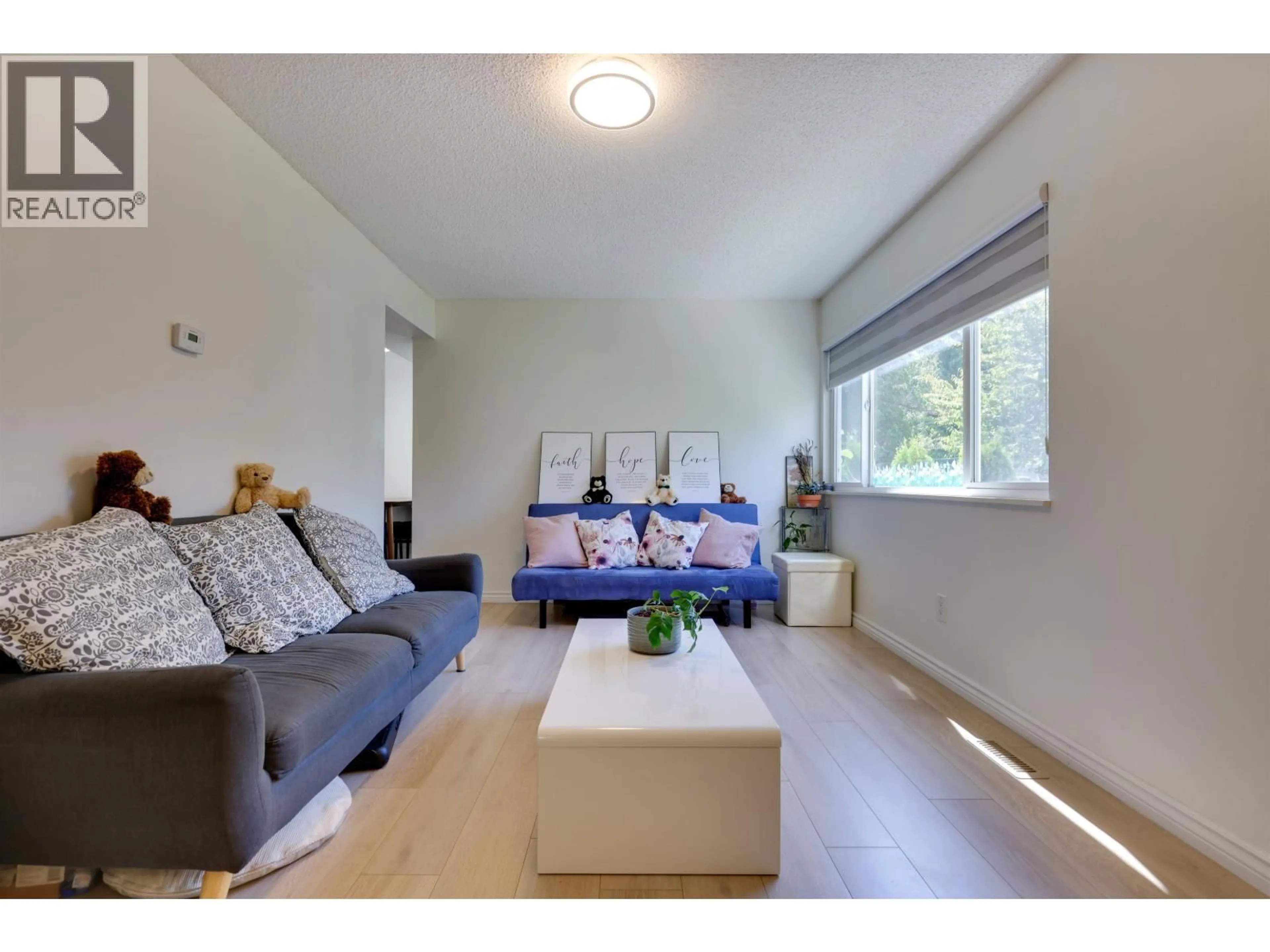 Living room with furniture, wood/laminate floor for 76 - 3437 49TH AVENUE, Vancouver British Columbia V5S1M1