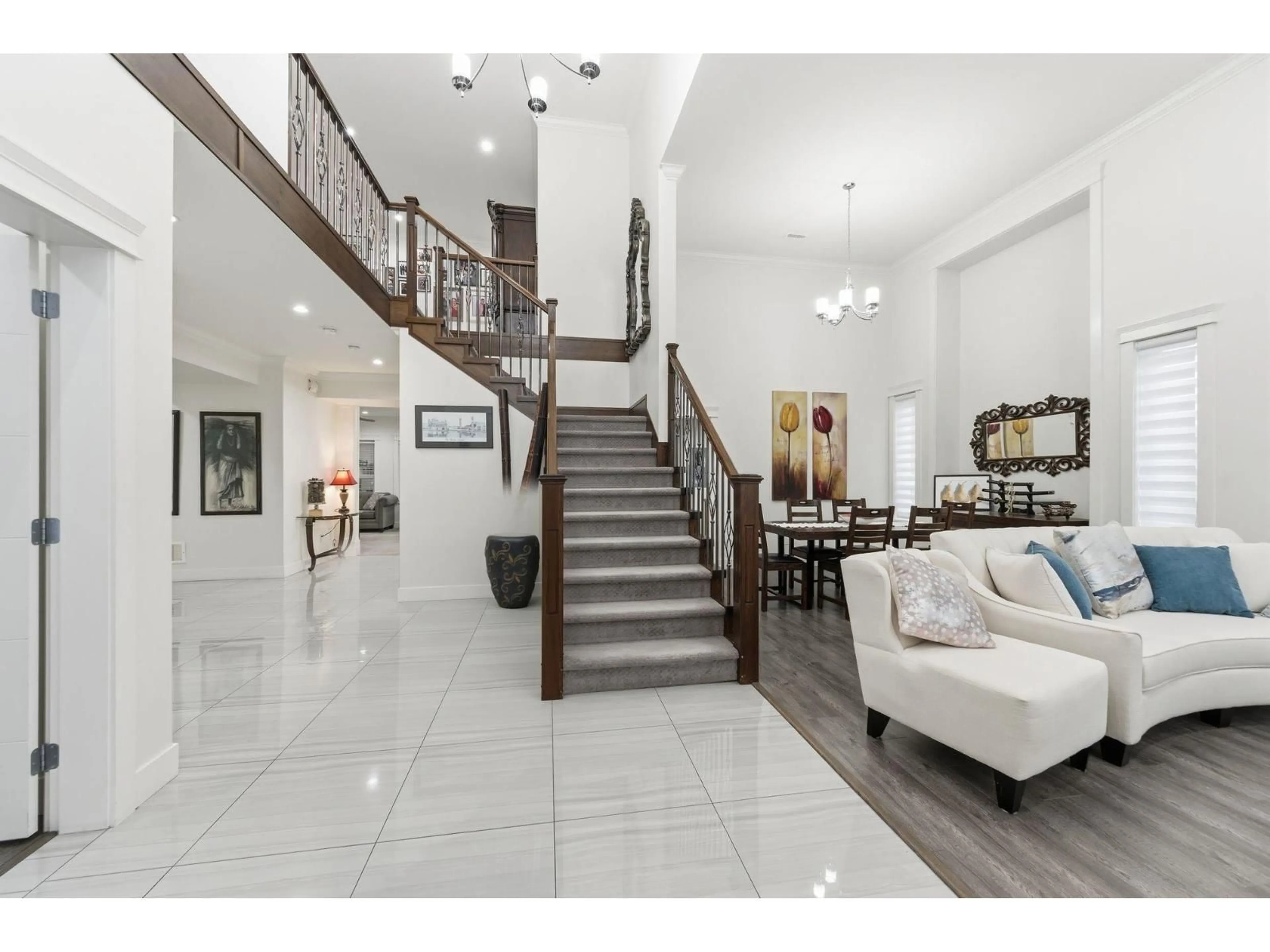 Indoor foyer for 2365 264 STREET, Langley British Columbia V4W2L5