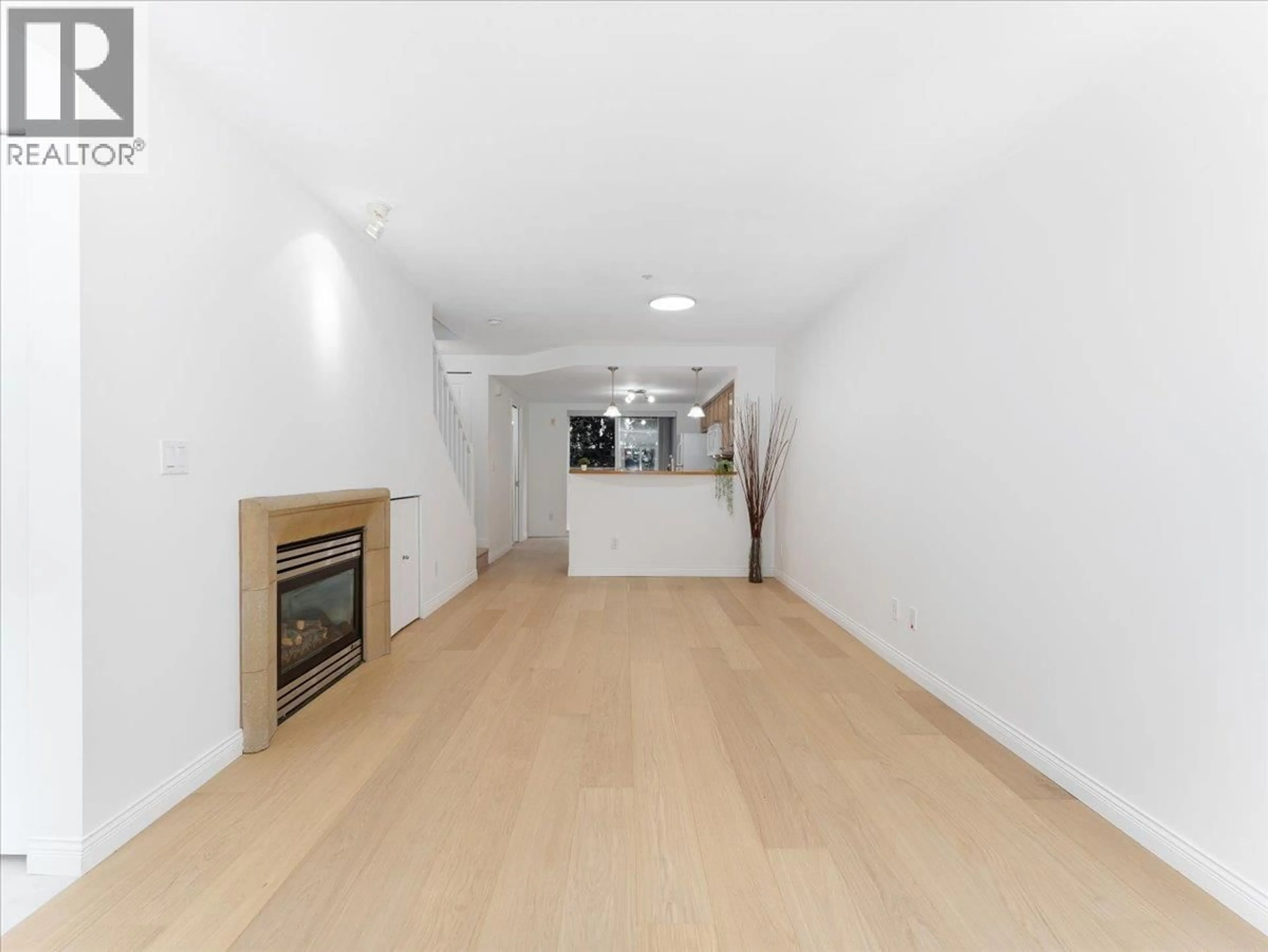 Unknown for 12 - 288 ST. DAVIDS AVENUE, North Vancouver British Columbia V7L4X2