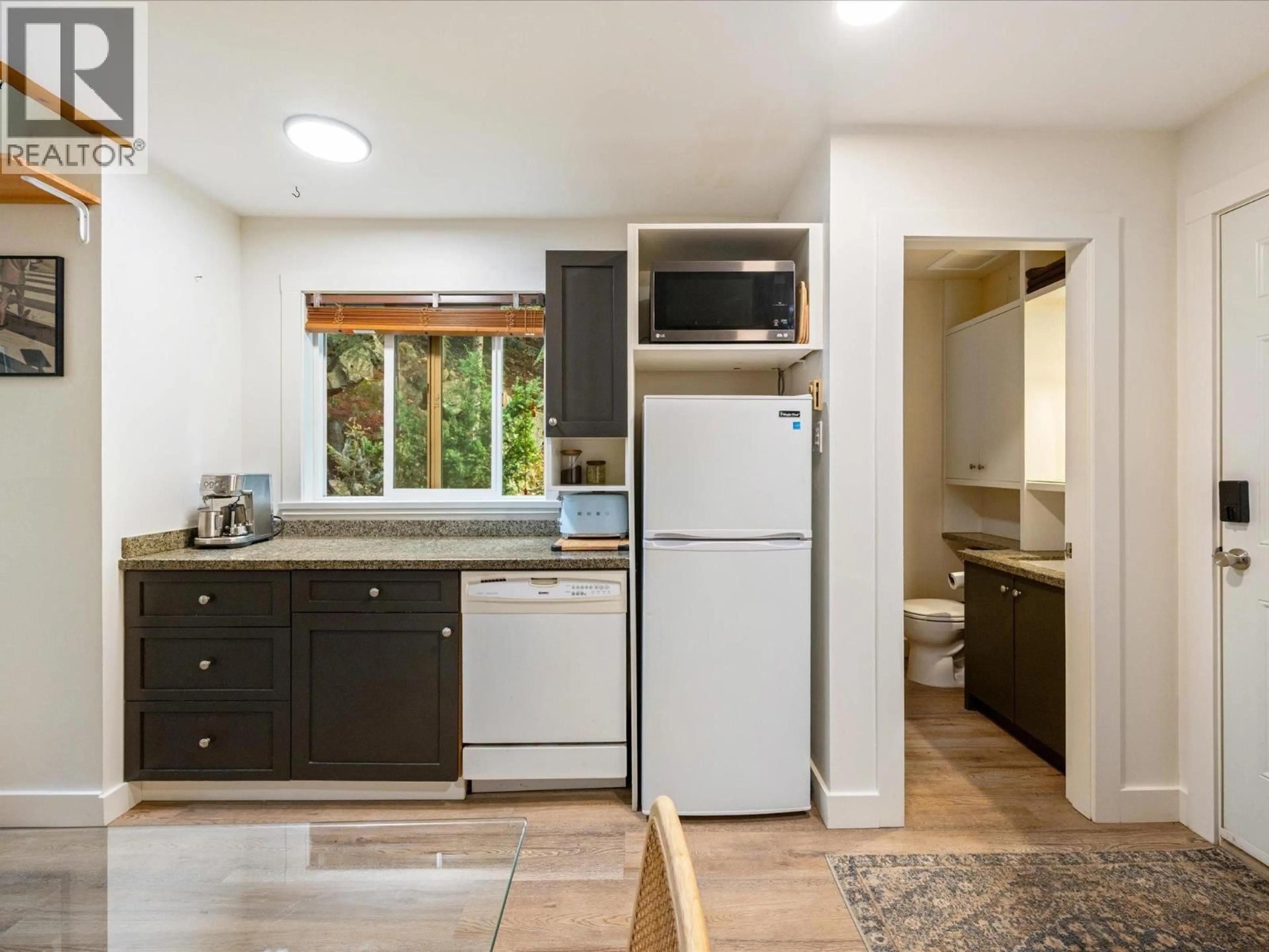 Standard kitchen, unknown for 9 - 2101 WHISTLER ROAD, Whistler British Columbia V8E0R3