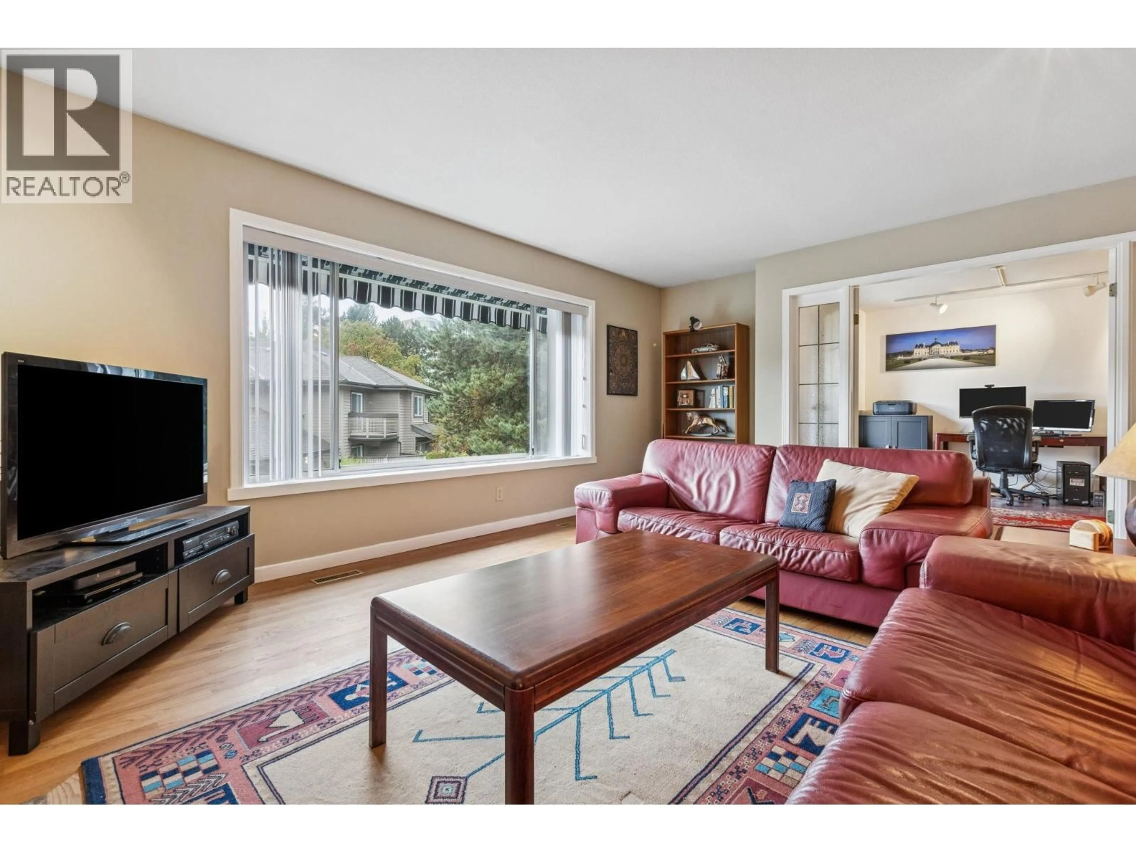 Living room with furniture, unknown for 950 ROCHE POINT DRIVE, North Vancouver British Columbia V7H2T7