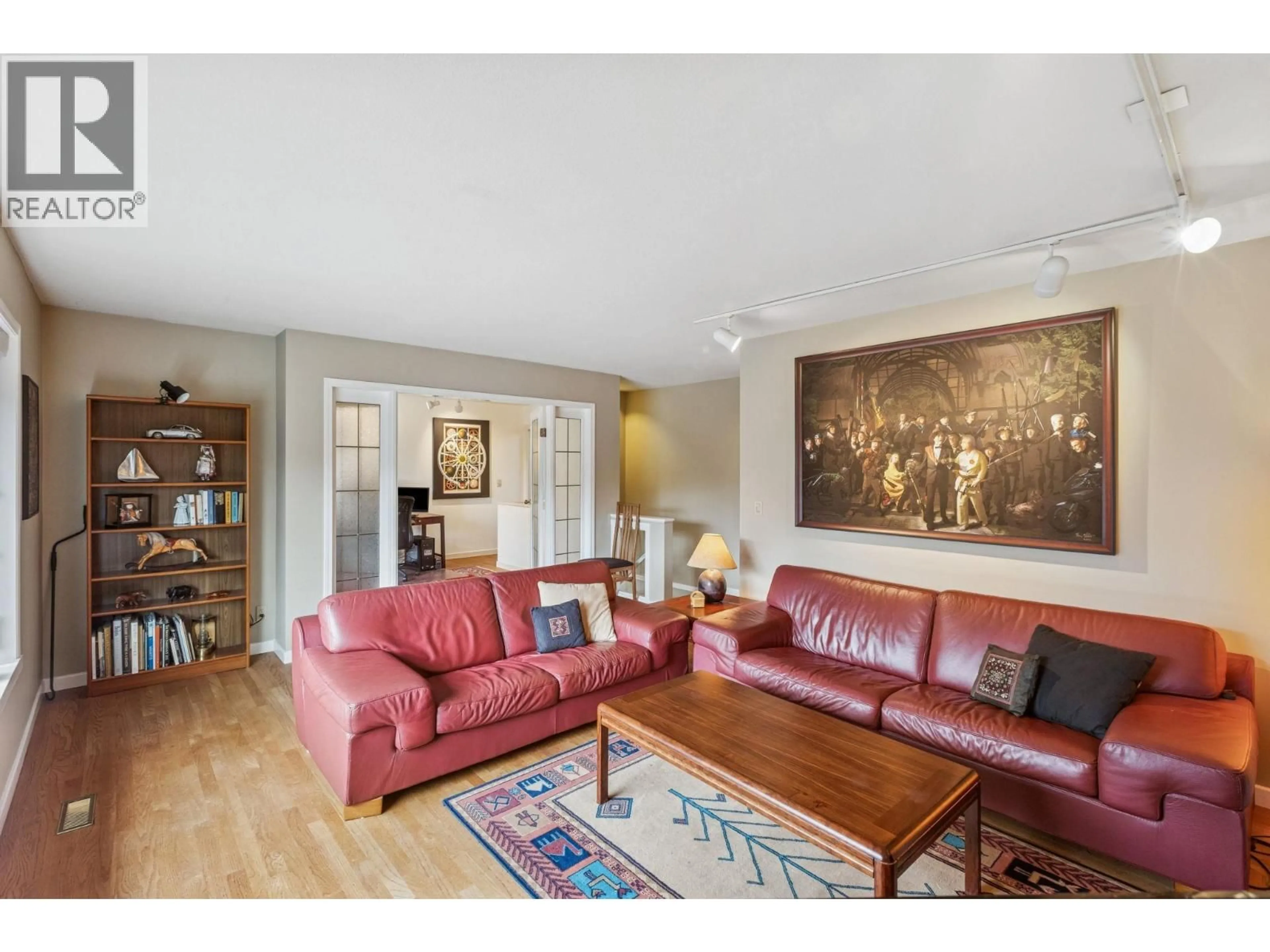 Living room with furniture, unknown for 950 ROCHE POINT DRIVE, North Vancouver British Columbia V7H2T7