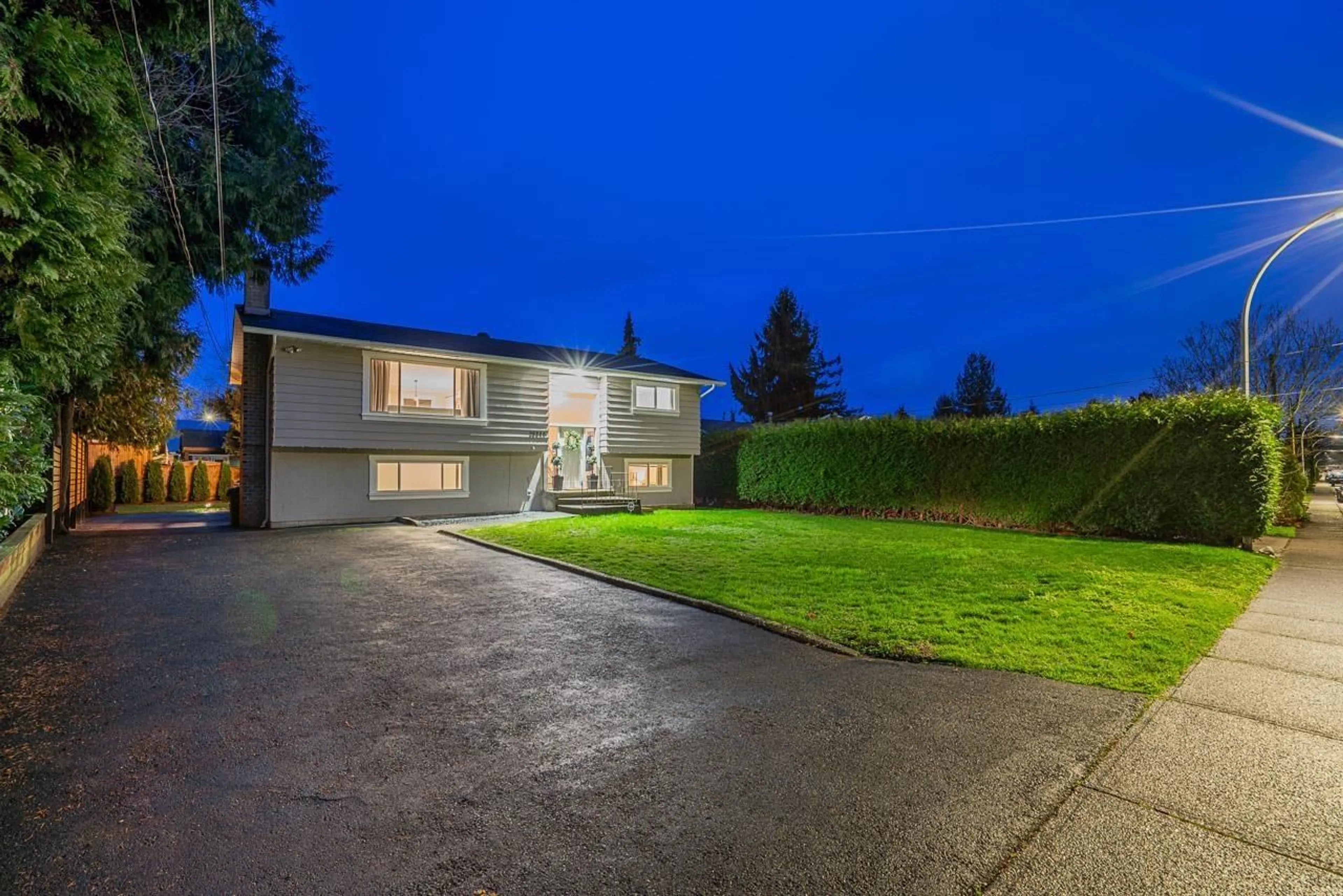 A pic from outside/outdoor area/front of a property/back of a property/a pic from drone, street for 26640 28B AVENUE, Langley British Columbia V4W3B2