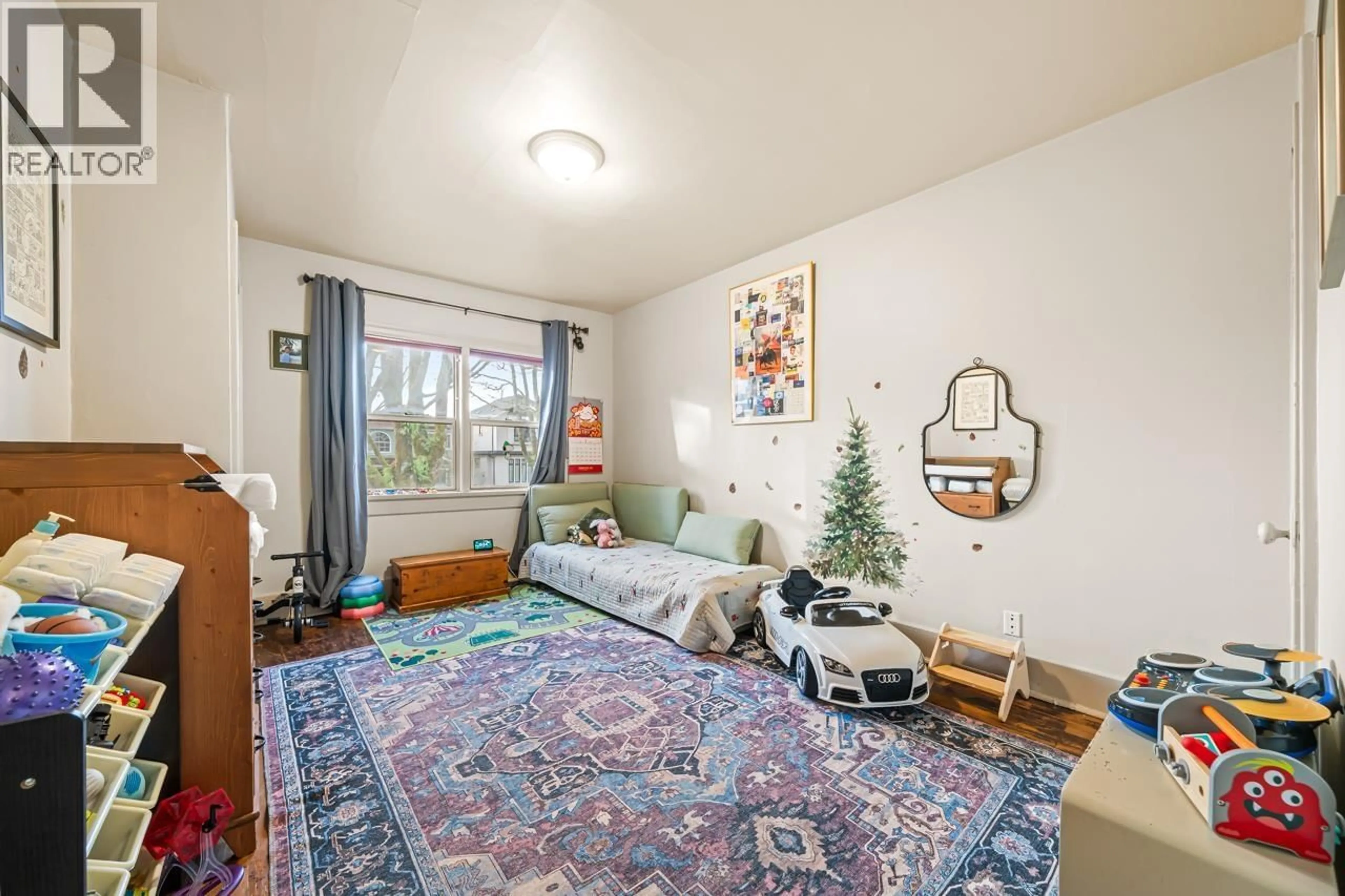 A pic of a room for 3137 28TH AVENUE, Vancouver British Columbia V6L1X4