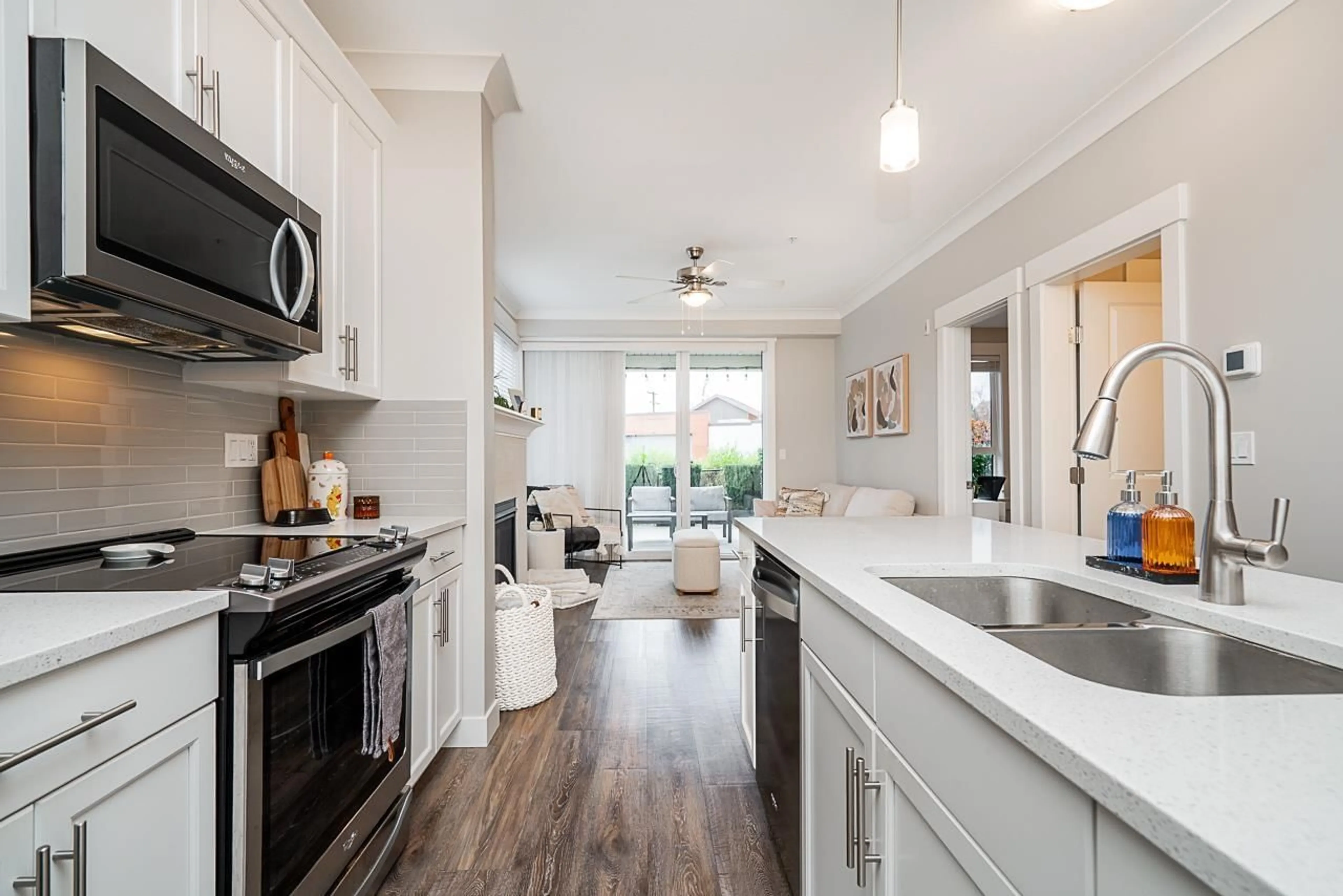 Open concept kitchen, unknown for 112 - 45761 STEVENSON ROAD, Chilliwack British Columbia V2R0Y7