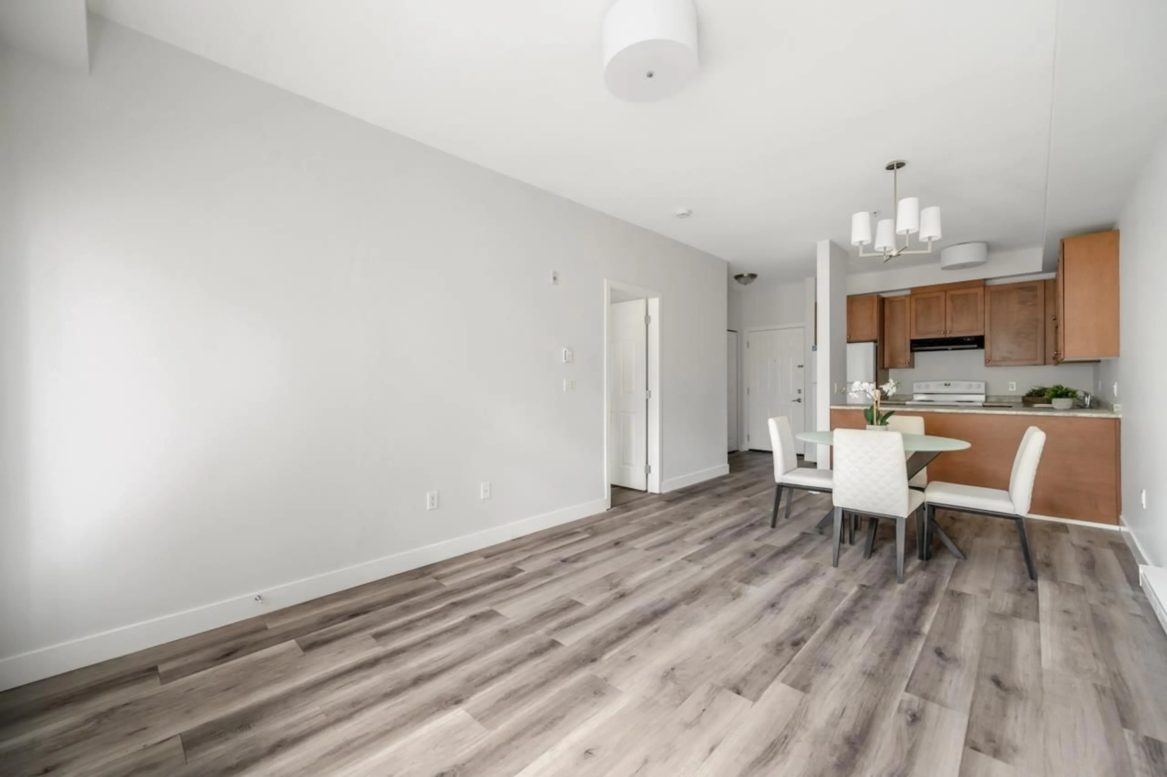 A pic of a room for 103 - 13277 108 AVENUE, Surrey British Columbia V3T0A9