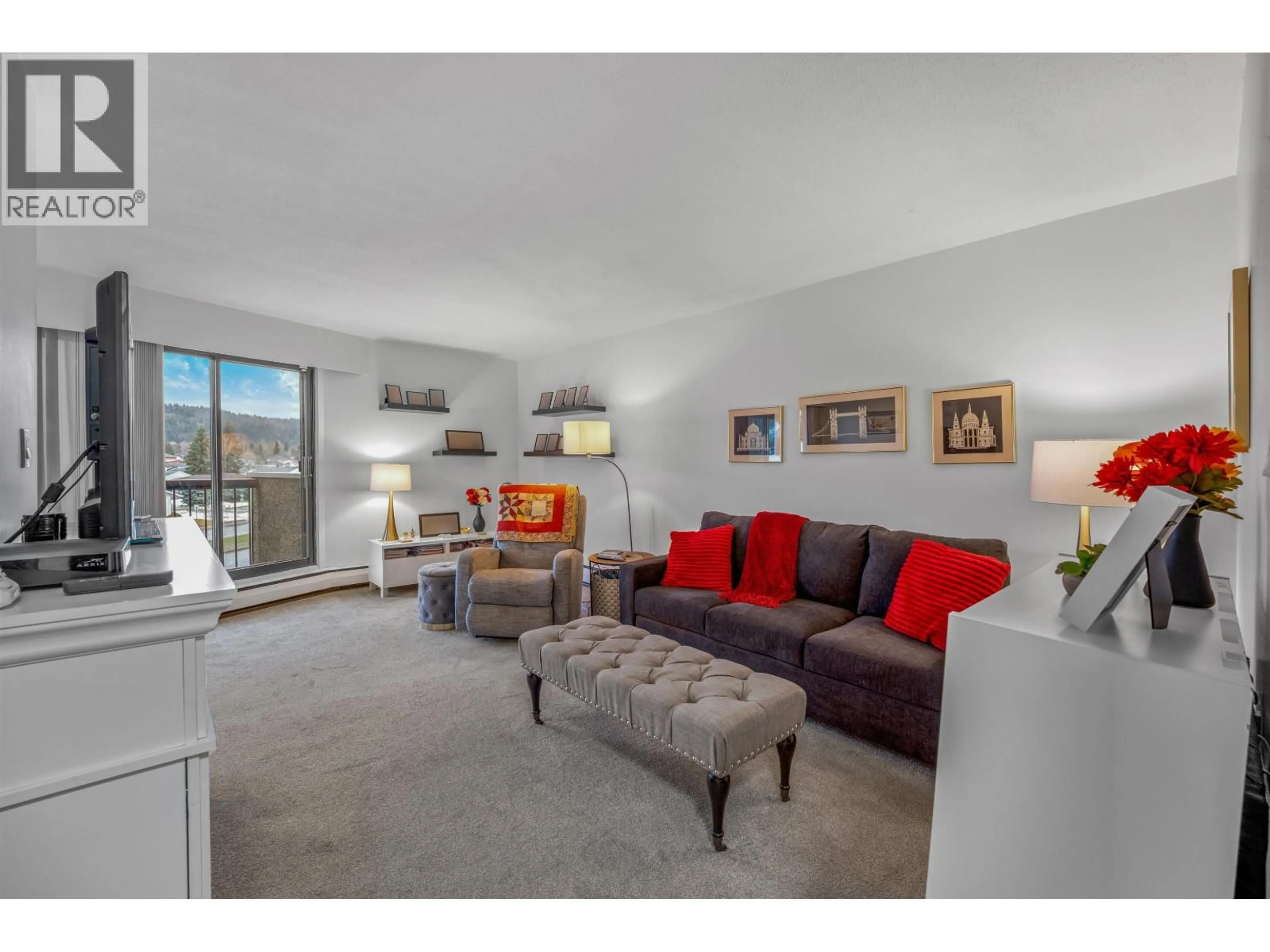 Living room with furniture, unknown for 305 - 4288 15TH AVENUE, Prince George British Columbia V2M5K6