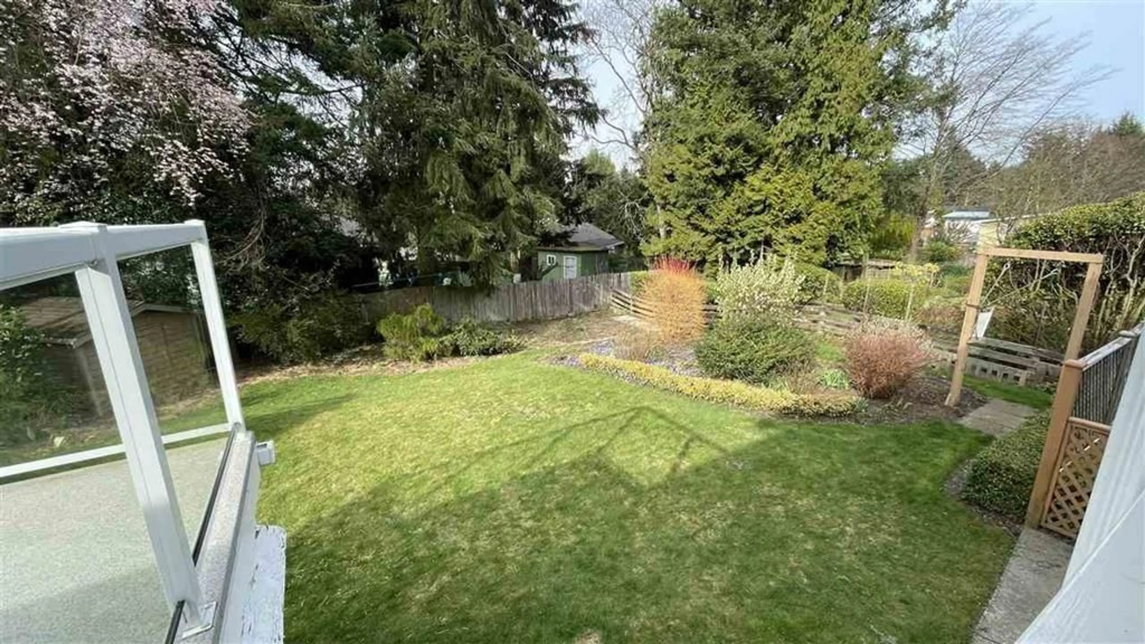 Patio, unknown for 12677 98 AVENUE, Surrey British Columbia V3V2K7