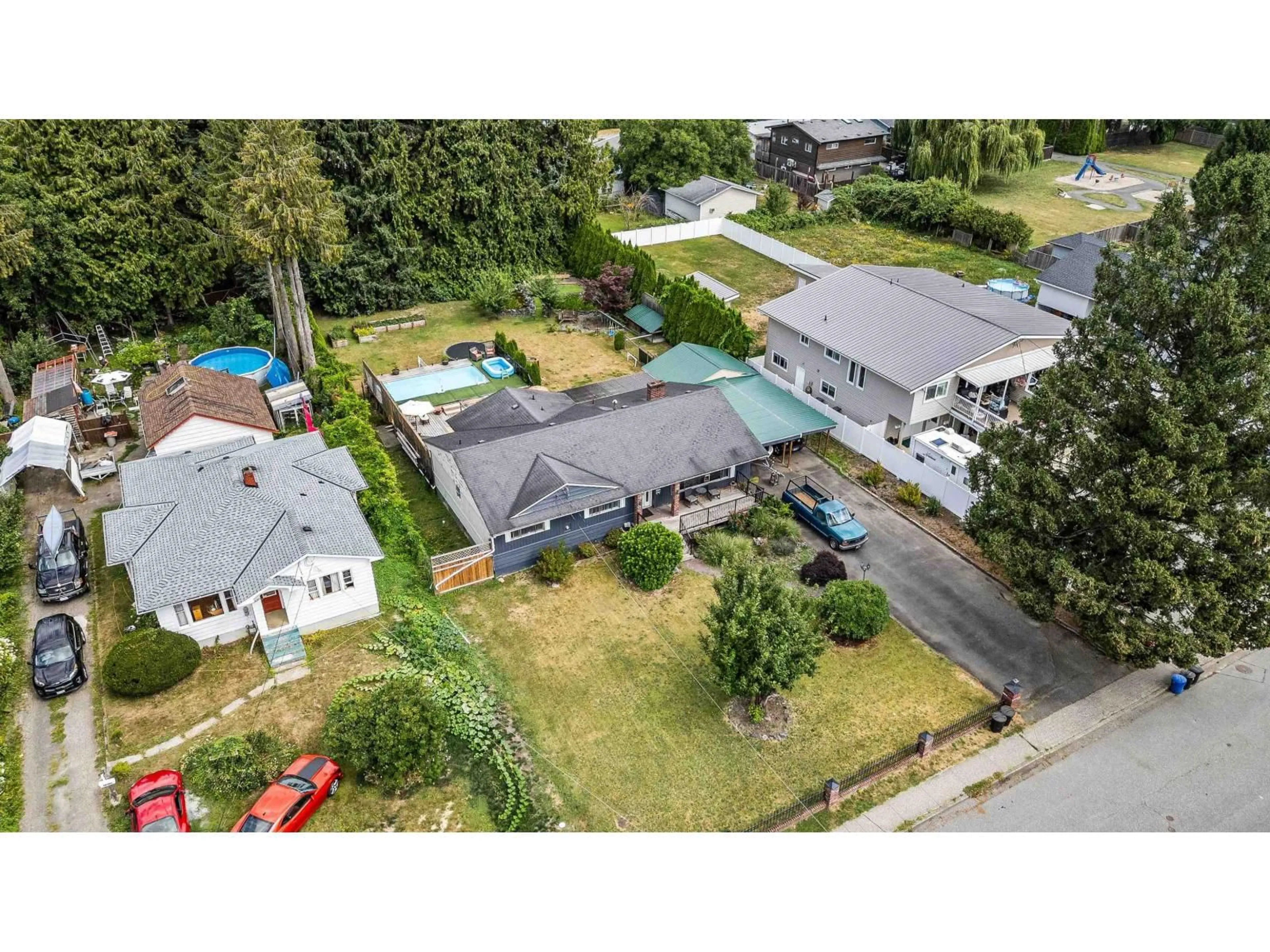 A pic from outside/outdoor area/front of a property/back of a property/a pic from drone, street for 46465 BROOKS AVENUE, Chilliwack British Columbia V2P1C6