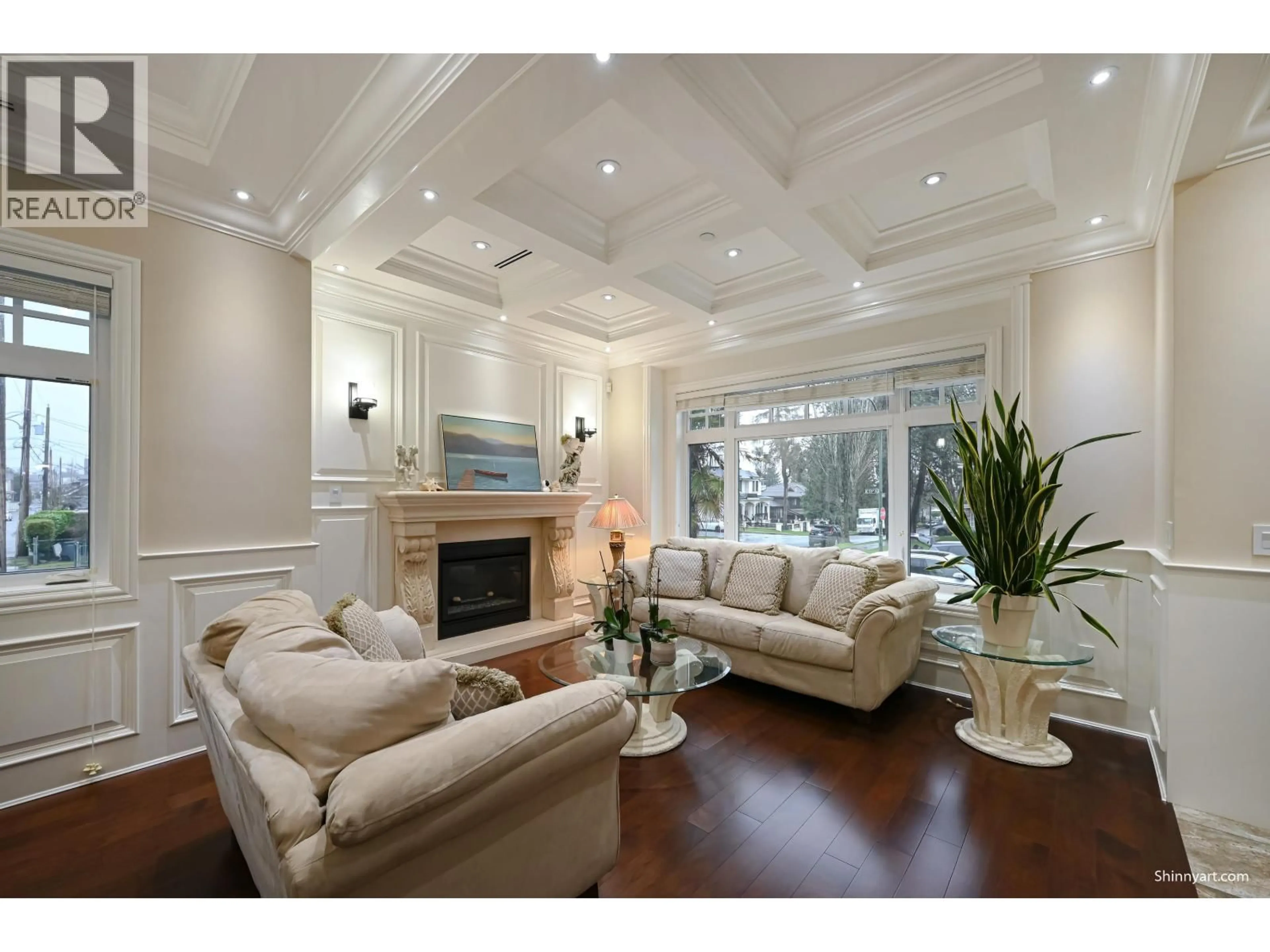 Living room with furniture, wood/laminate floor for 1091 55TH AVENUE, Vancouver British Columbia V5X1N8