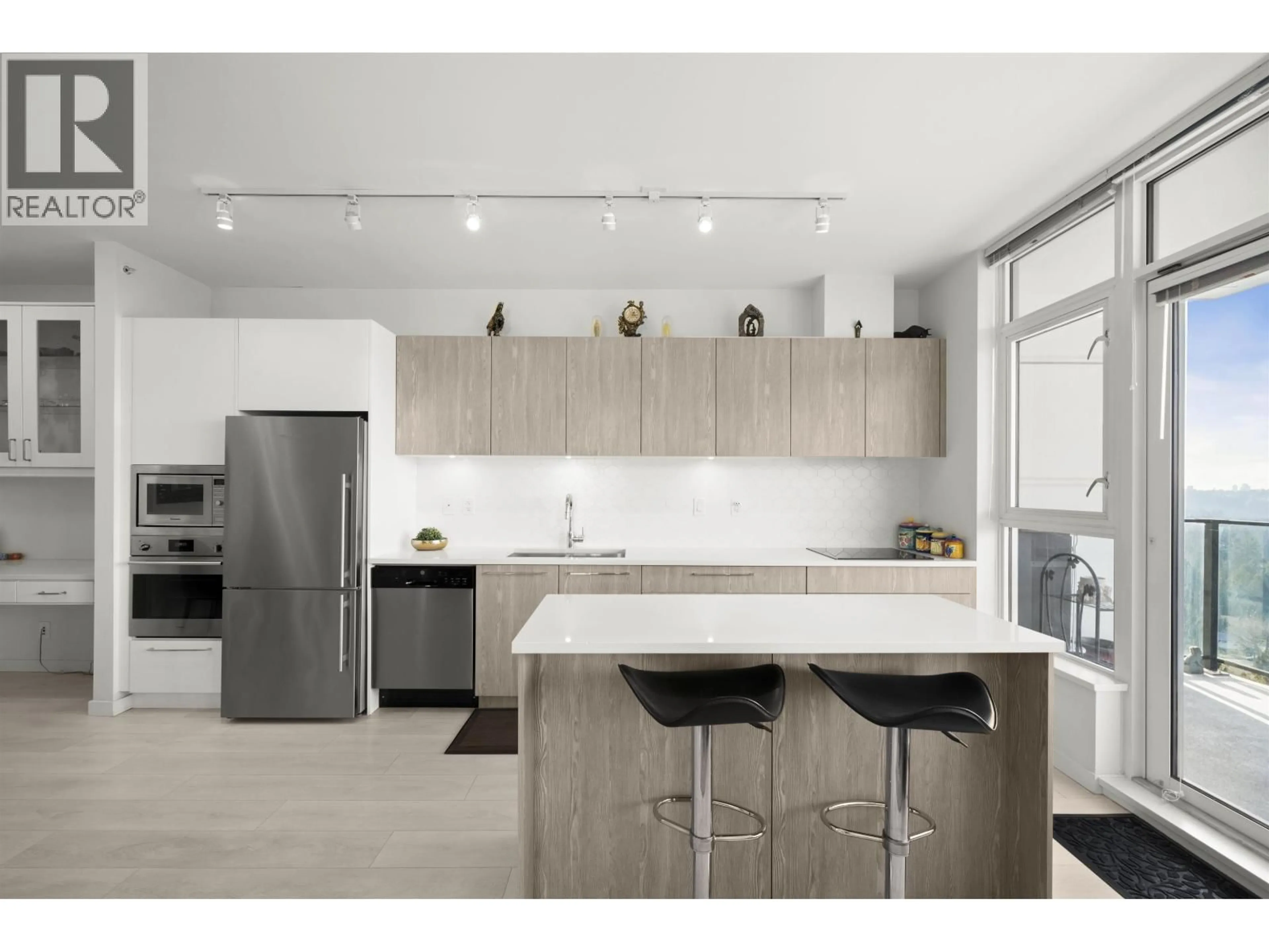 Open concept kitchen, unknown for 1004 - 691 NORTH ROAD, Coquitlam British Columbia V3J0H9