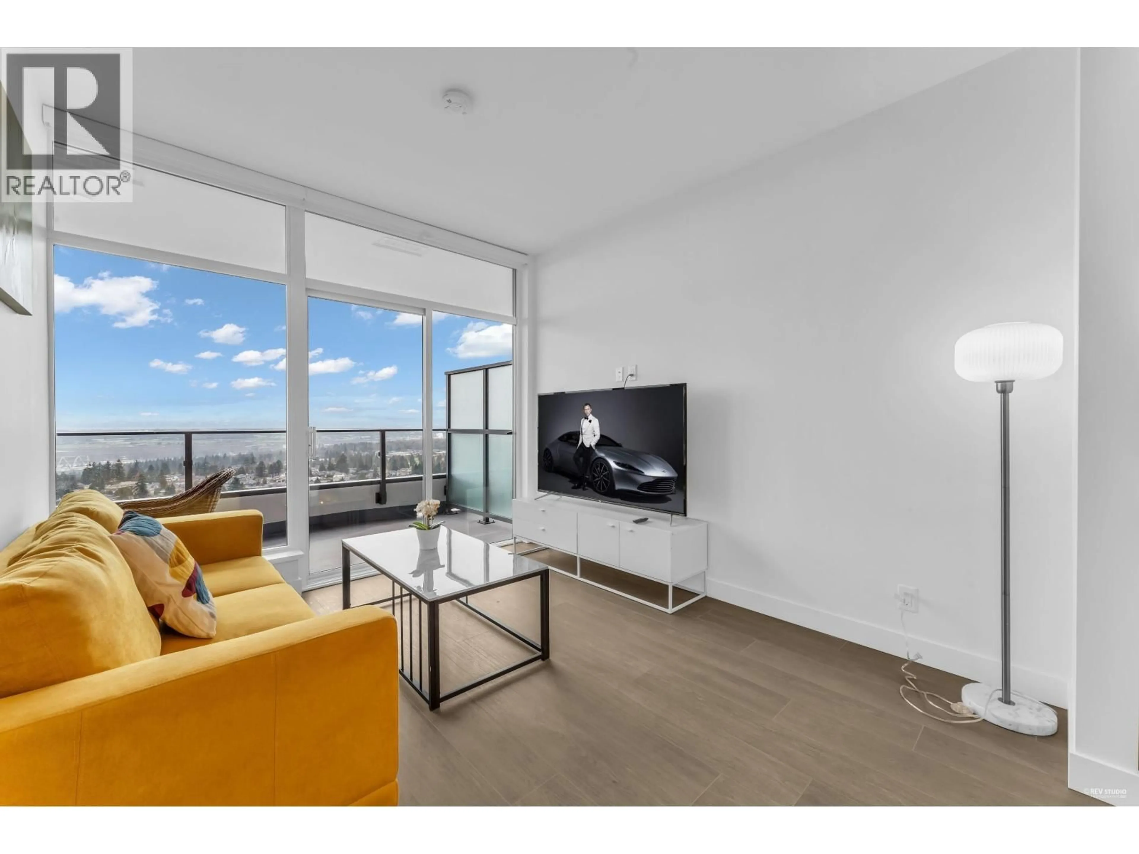 Living room with furniture, unknown for 2105 - 6511 SUSSEX AVENUE, Burnaby British Columbia V5H0K5