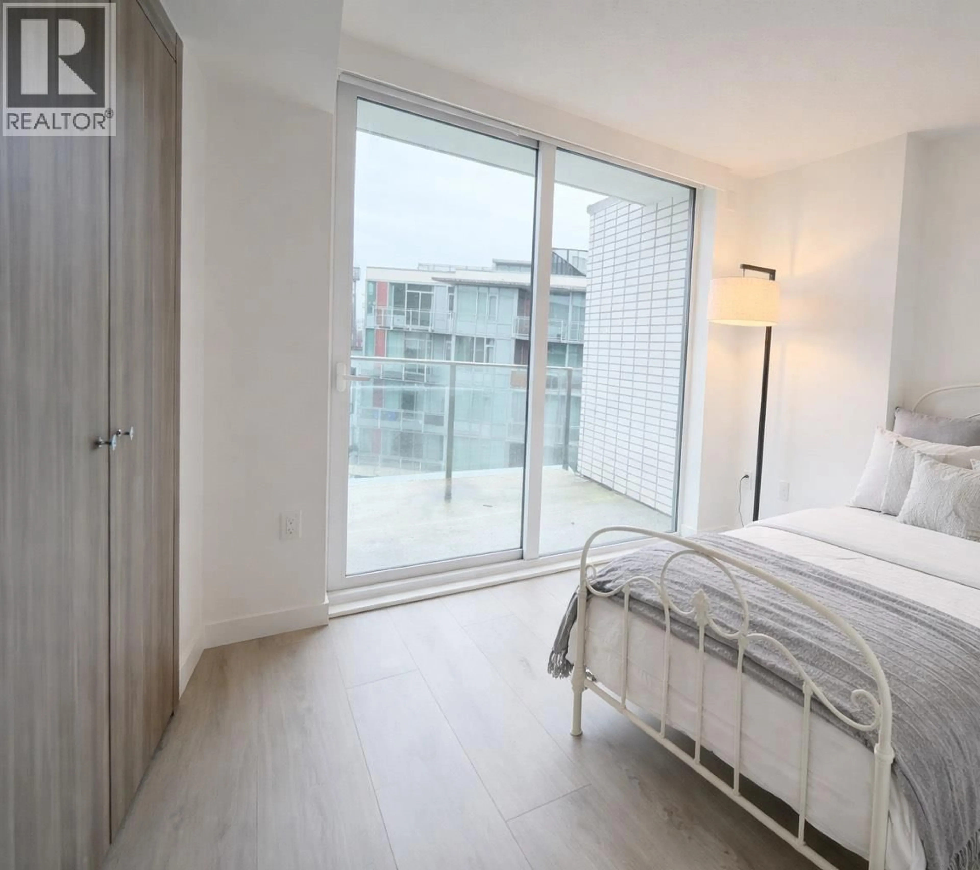 Bedroom with bed, unknown for 1385 - 8608 HAZELBRIDGE WAY, Richmond British Columbia V6X0W2