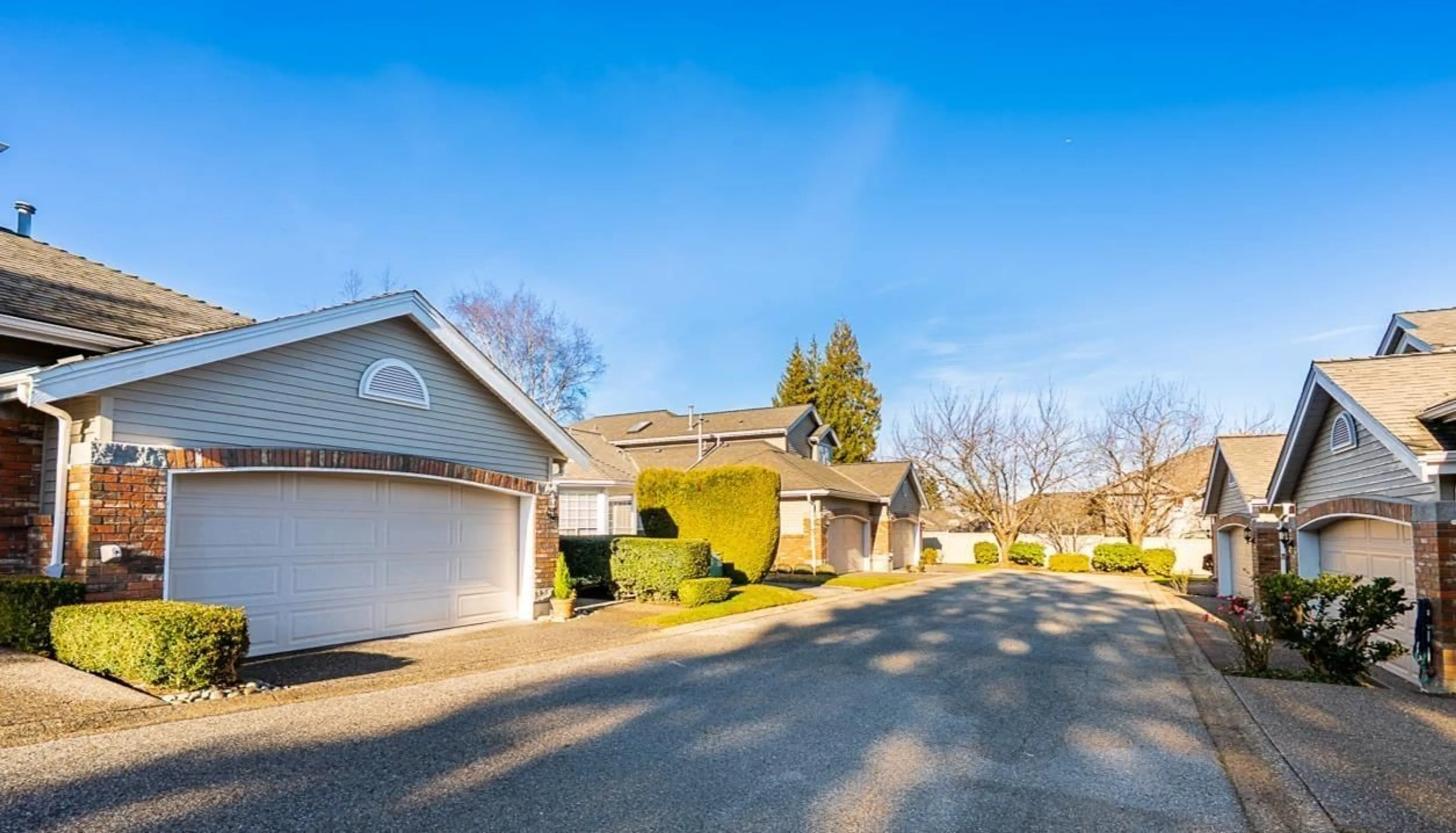 Unknown for 37 - 2688 150 STREET, Surrey British Columbia V4P1P1