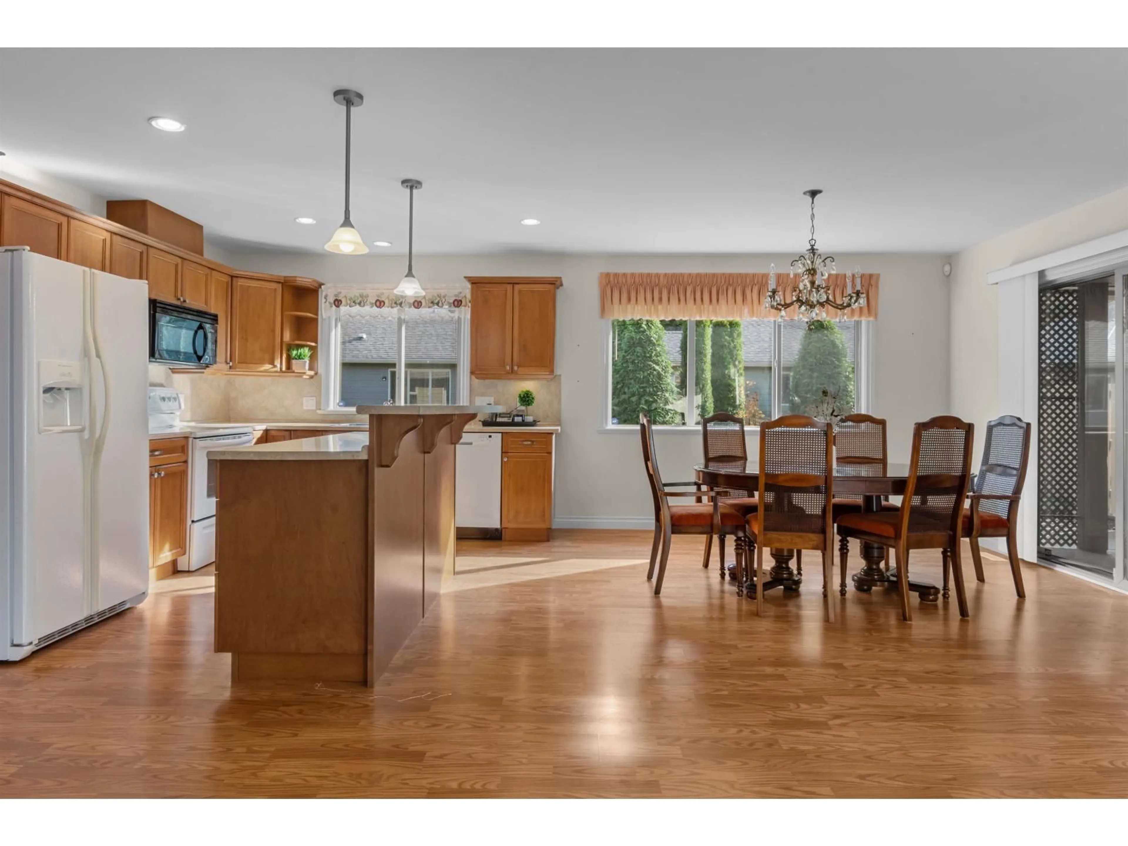 Open concept kitchen, unknown for 194 - 46000 THOMAS ROAD, Chilliwack British Columbia V2R5W6