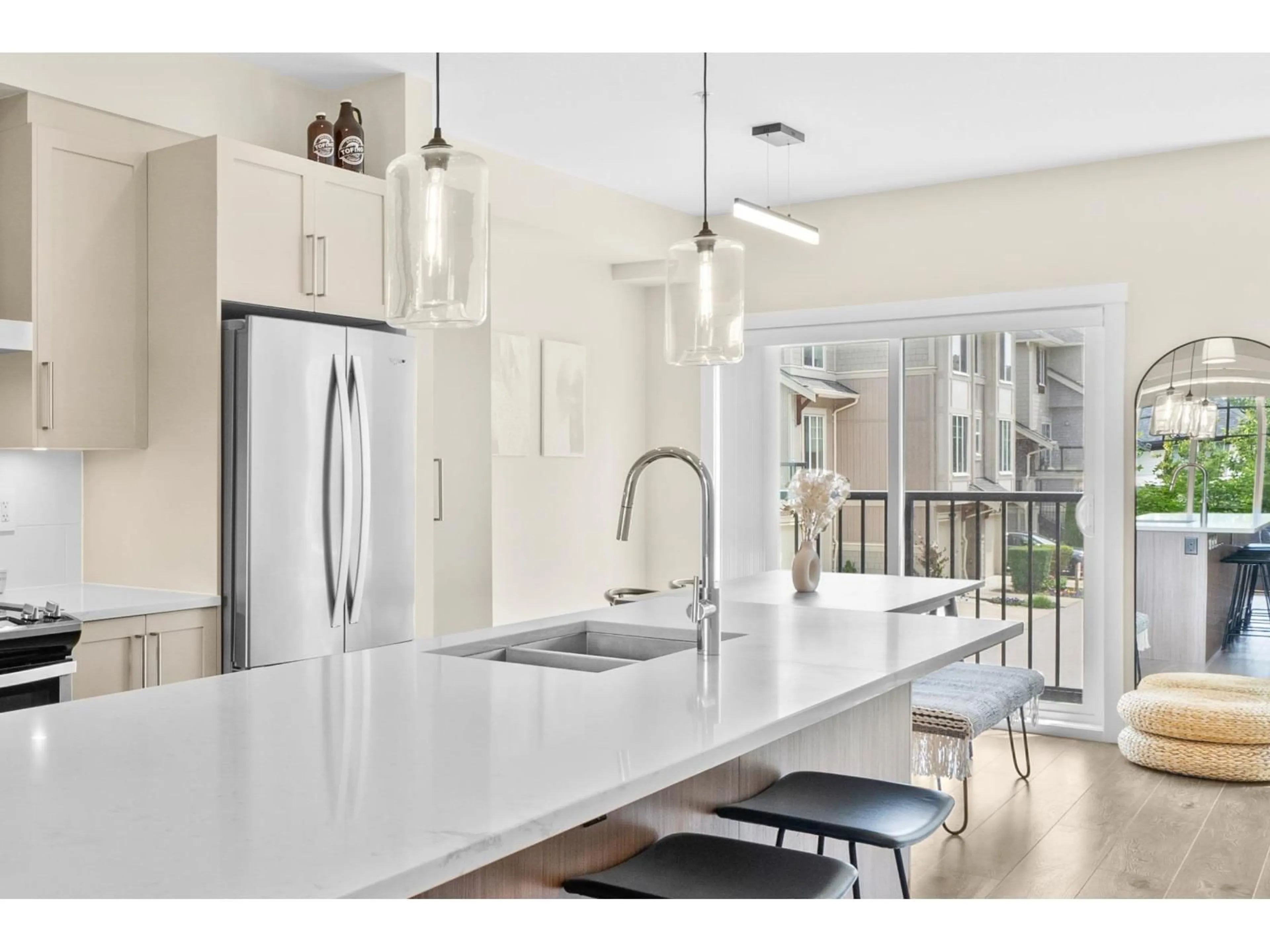 Open concept kitchen, unknown for 61 - 20498 82 AVENUE, Langley British Columbia V2Y0V1