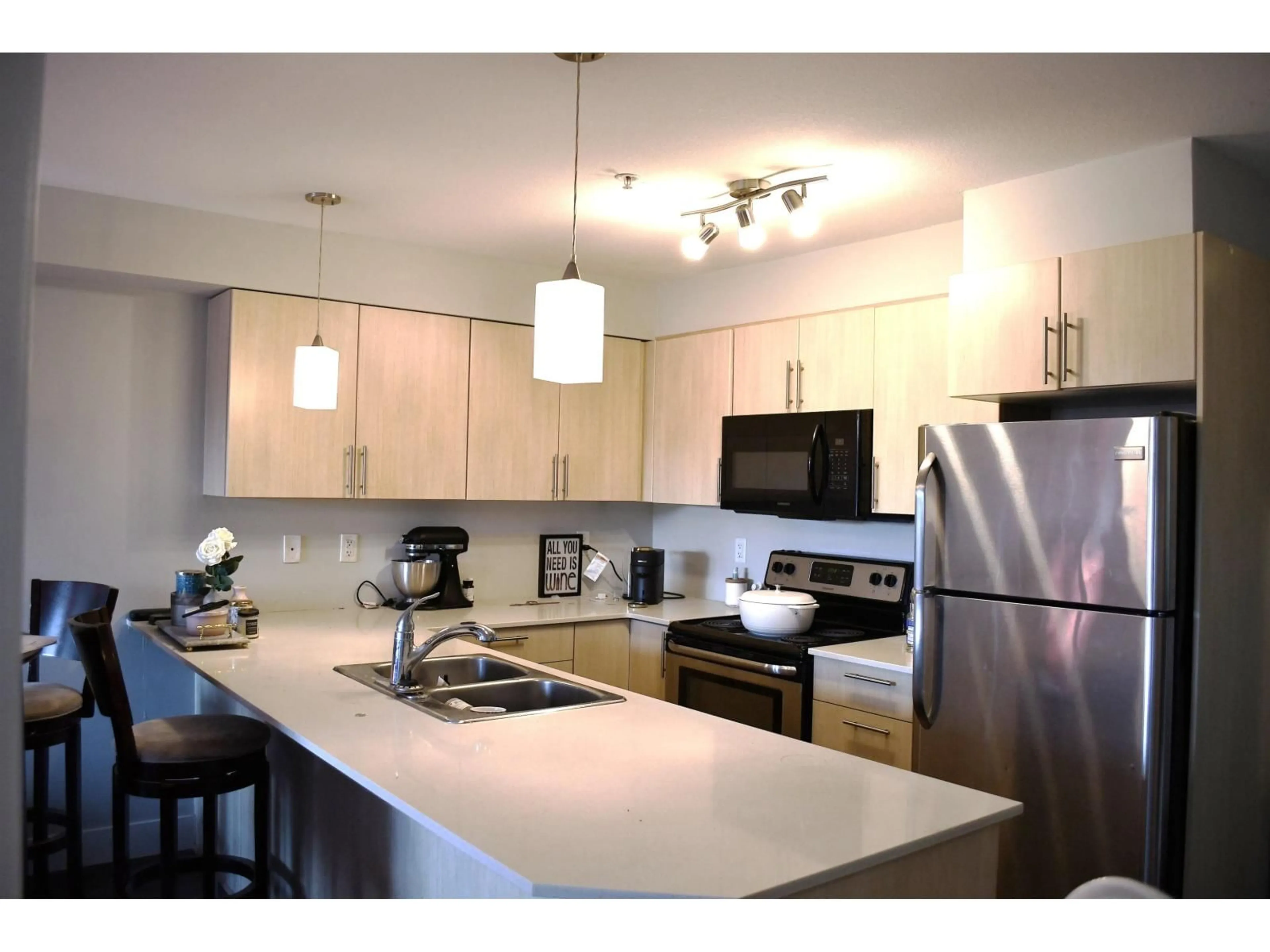 Open concept kitchen, unknown for 217 - 2565 CAMPBELL AVENUE, Abbotsford British Columbia V2S0E3